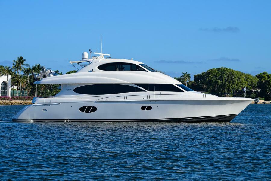 Lazzara Yachts For Sale | SI Yachts
