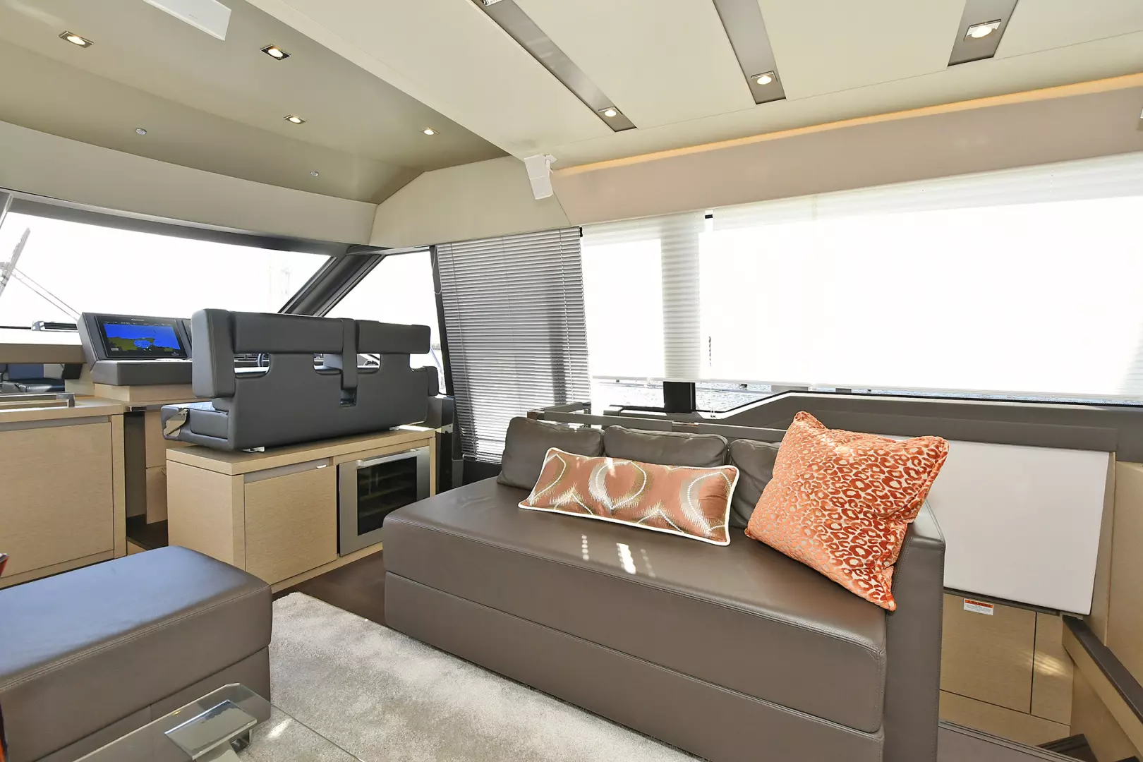 Prestige 680 Flybridge-2023-ON ORDER Staten Island-New York-United StatesSalon  1083817