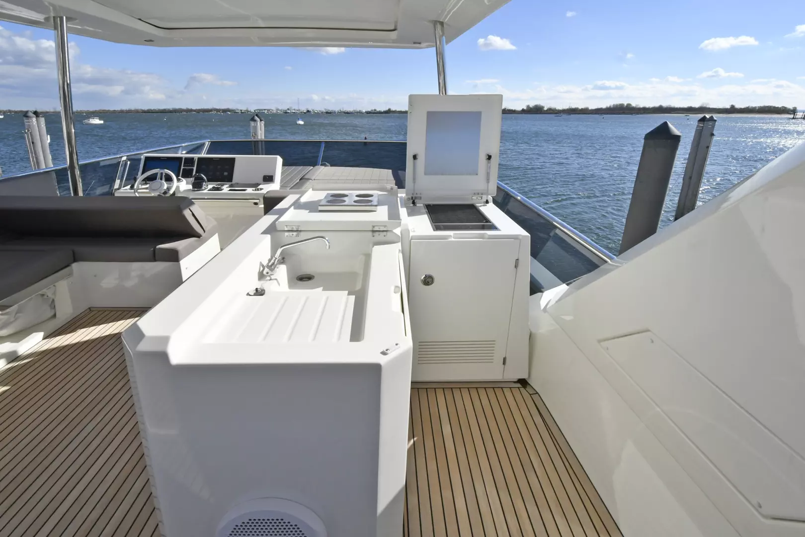 Prestige 680 Flybridge-2023-ON ORDER Staten Island-New York-United StatesFlybridge Wet Bar & Grill 1083783