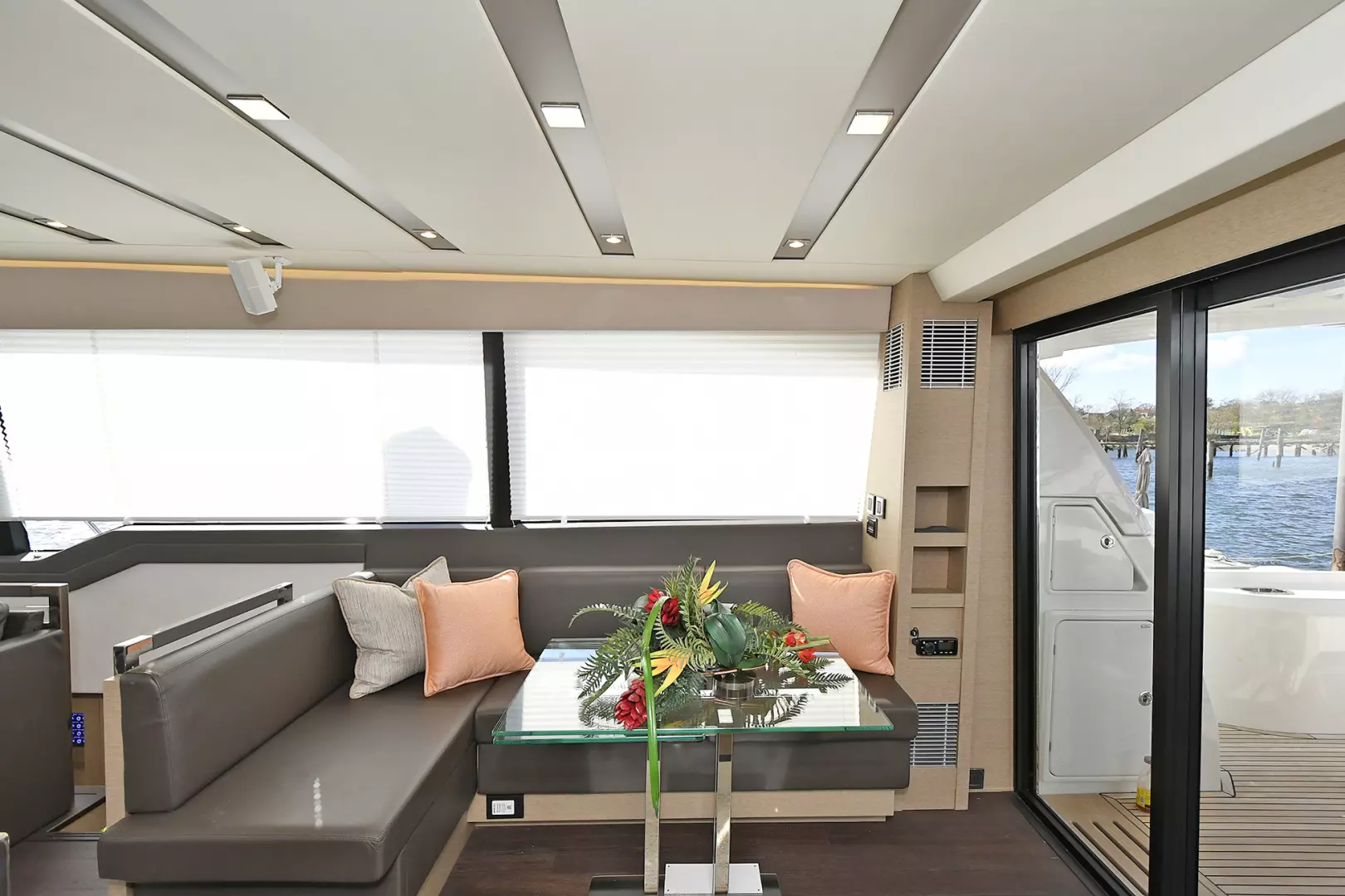Prestige 680 Flybridge-2023-ON ORDER Staten Island-New York-United StatesDinette 1083792