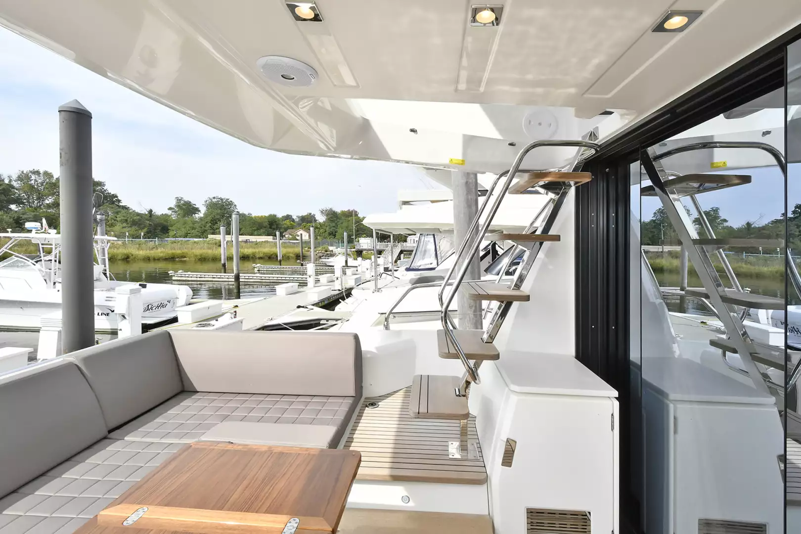 Prestige 520 Flybridge-2025-ON ORDER Staten Island-New York-United StatesSteps to Bridge 1072963