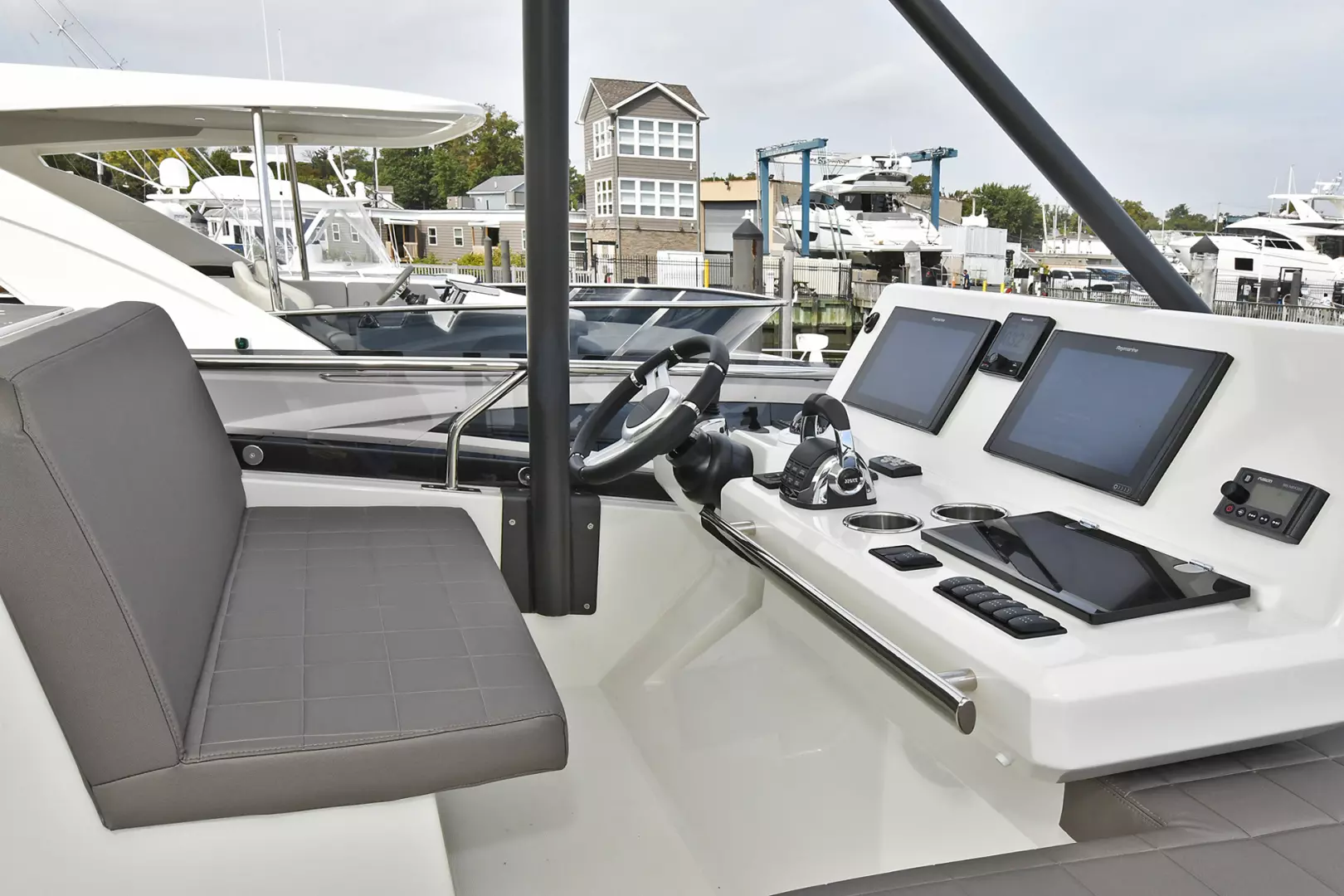 Prestige 520 Flybridge-2025-ON ORDER Staten Island-New York-United StatesFlybridge Helm Station 1072969