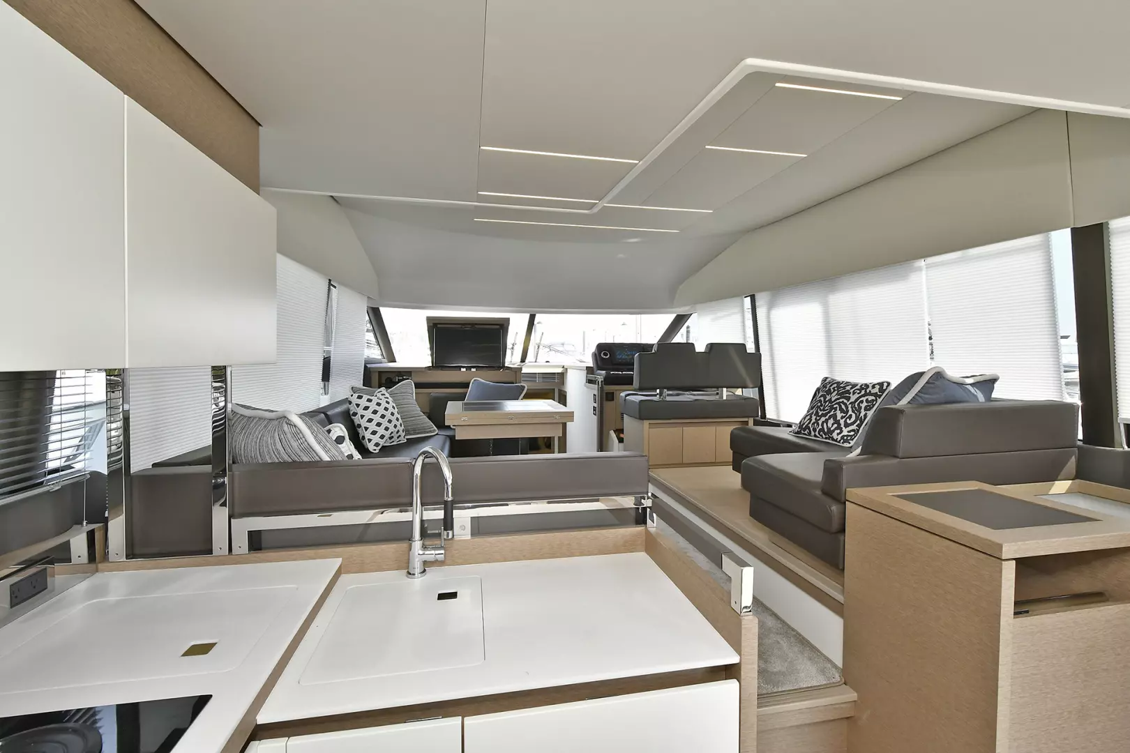 Prestige 520 Flybridge-2025-ON ORDER Staten Island-New York-United StatesSalon  1072974