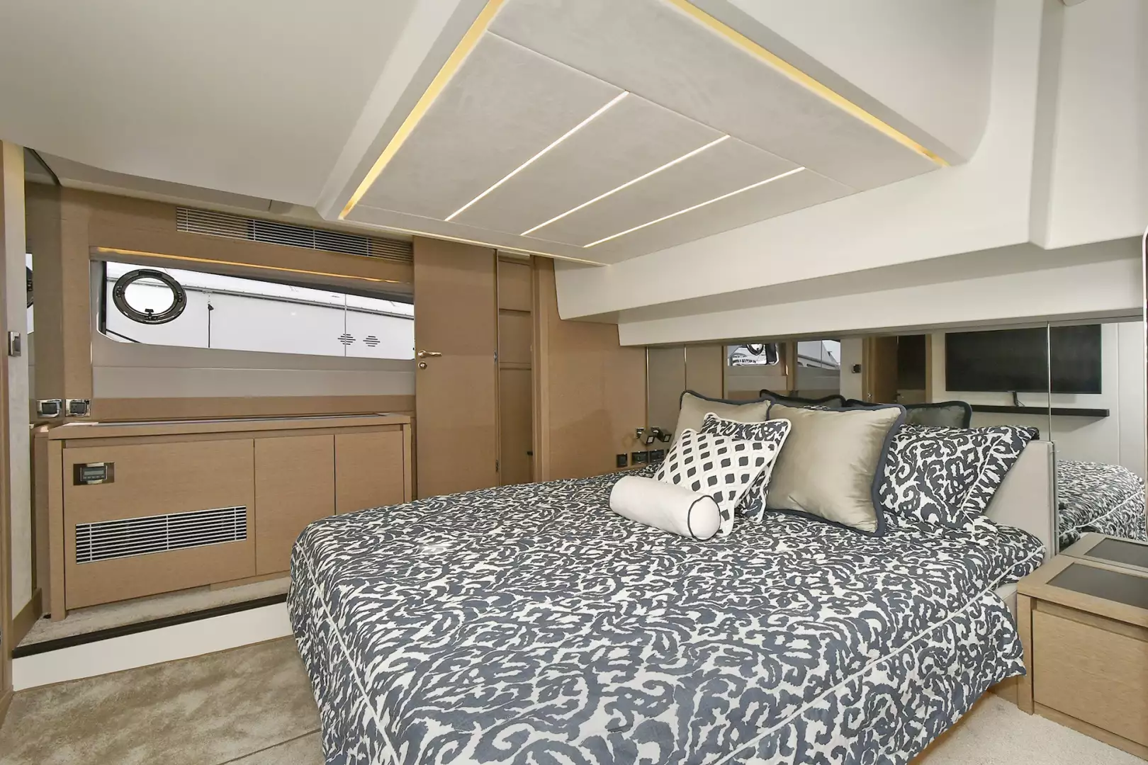 Prestige 520 Flybridge-2025-ON ORDER Staten Island-New York-United StatesMaster Stateroom  1073027
