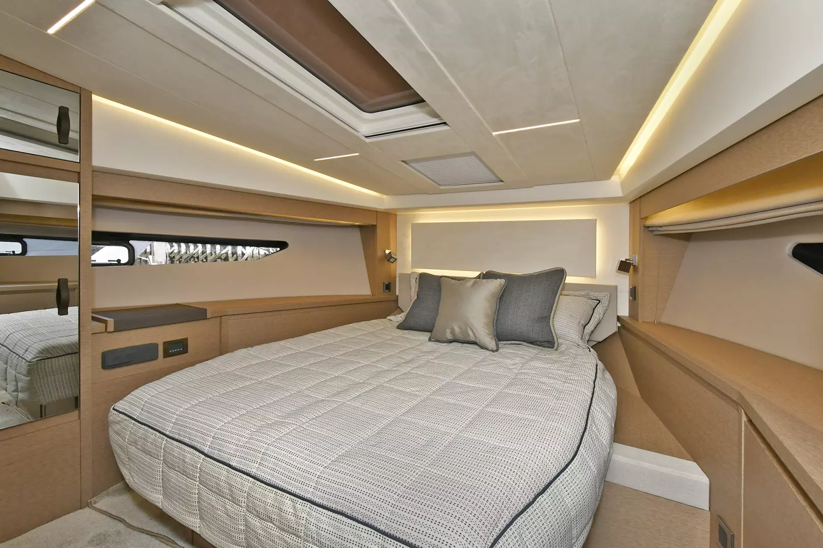 Prestige 520 Flybridge-2025-ON ORDER Staten Island-New York-United StatesVIP Stateroom  1072984
