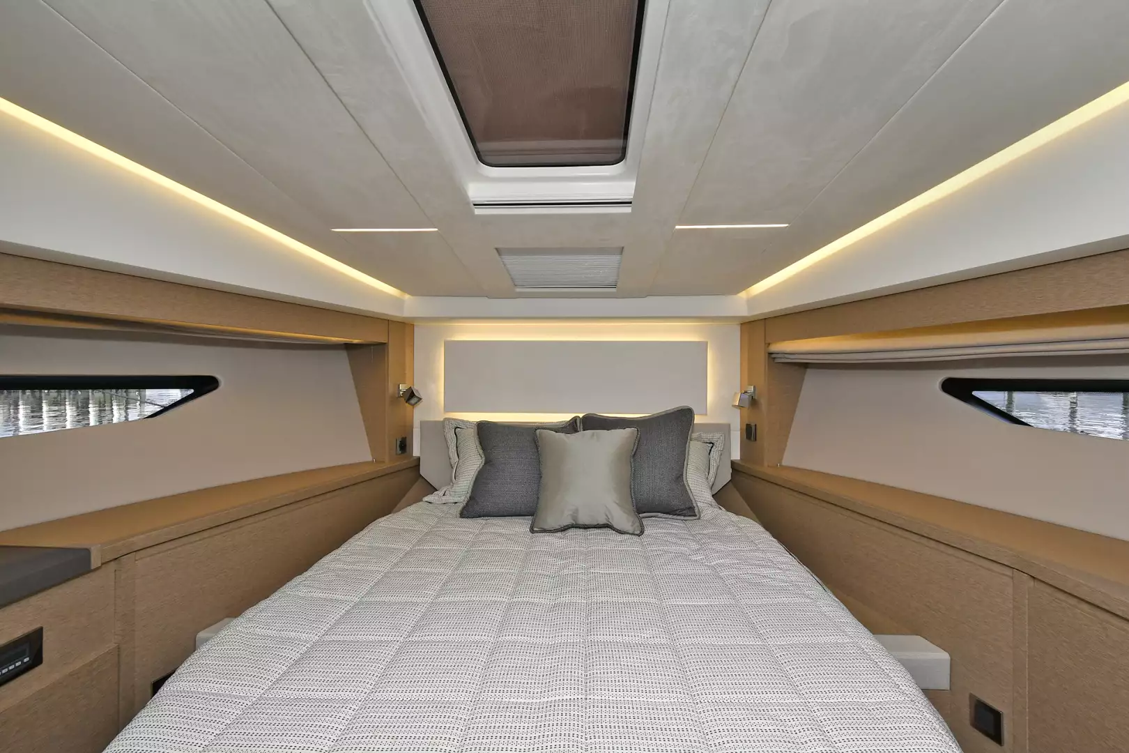 Prestige 520 Flybridge-2025-ON ORDER Staten Island-New York-United StatesVIP Stateroom  1072983