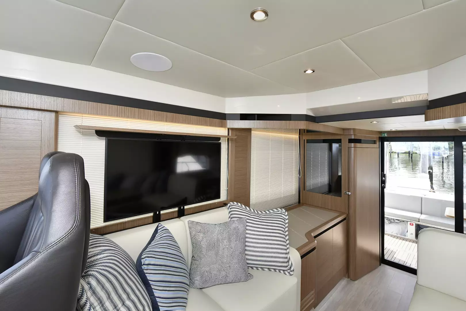 Absolute 50 Fly-2024-ON ORDER Staten Island-New York-United StatesSalon  1073072