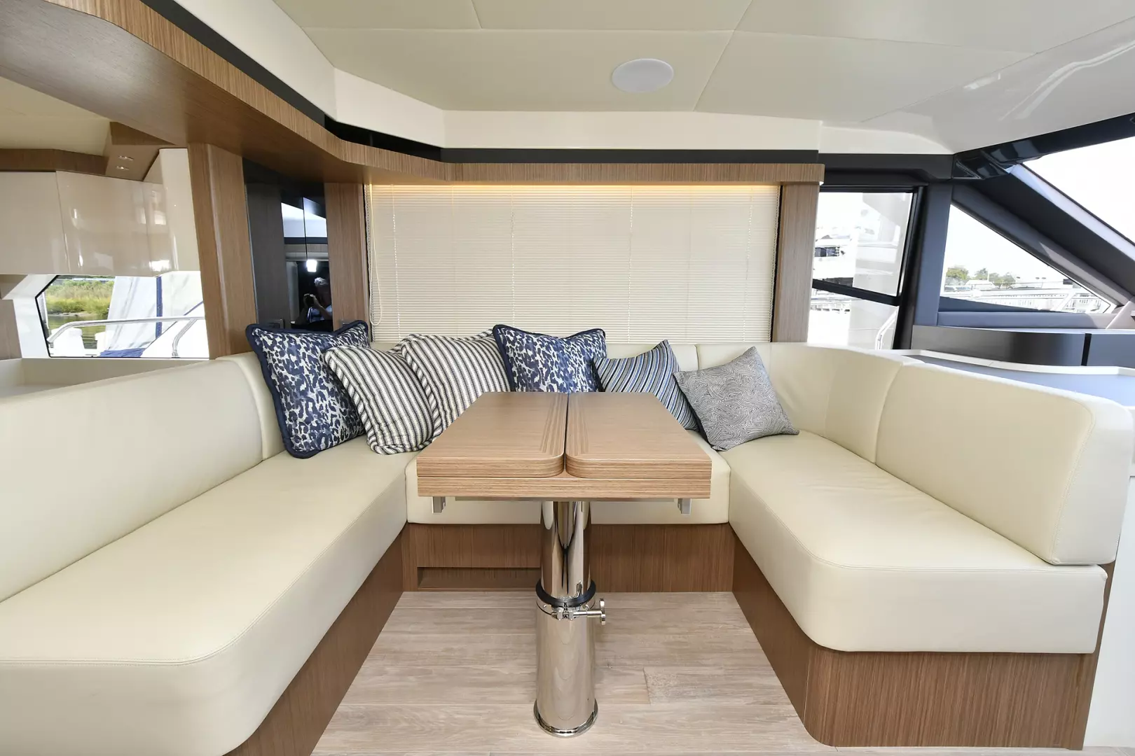 Absolute 50 Fly-2024-ON ORDER Staten Island-New York-United StatesDinette with Convertible Table 1073071