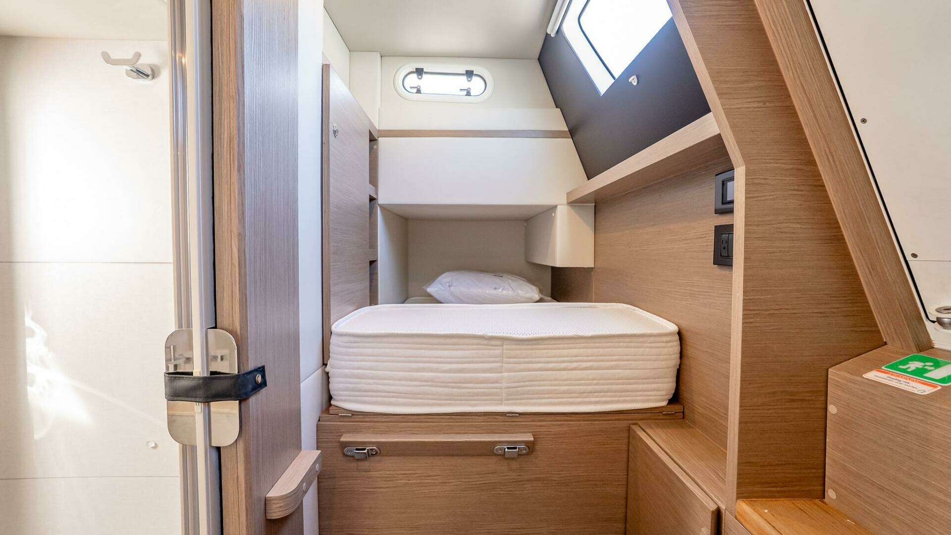 Absolute Navetta 58-2026-IN STOCK-AVAILABLE NOW Staten Island-New York-United States 5624456