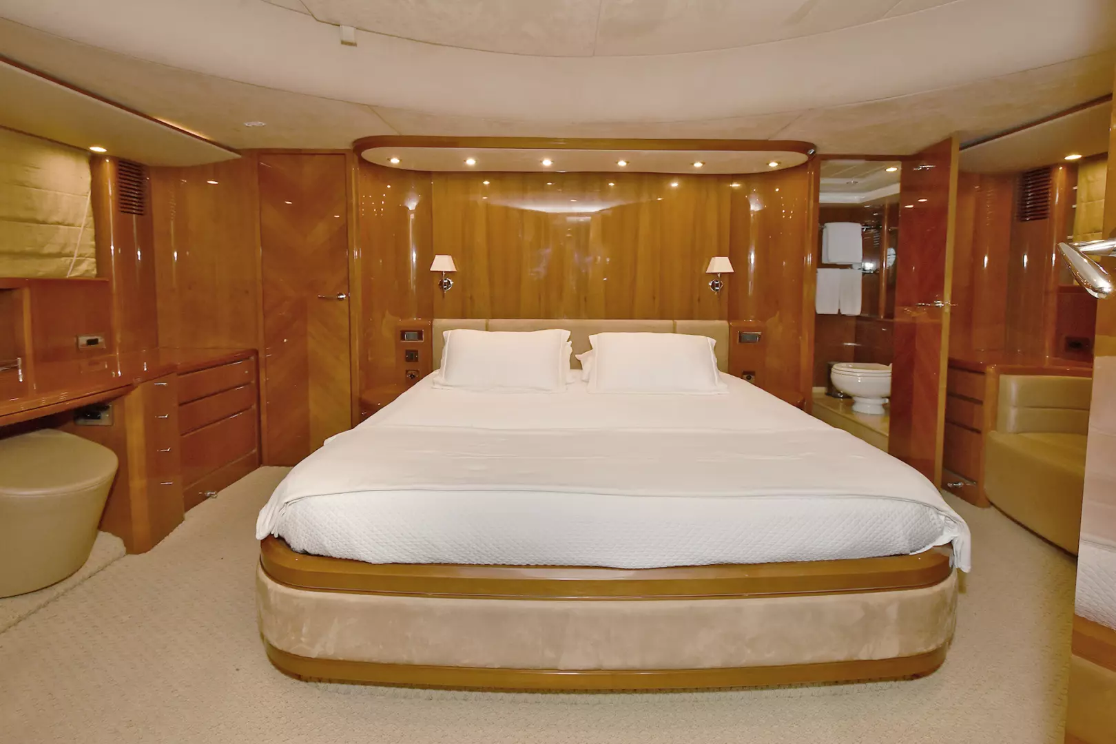 Princess 84 Flybridge-2006-Impromptu II Center Island-New York-United StatesVIP Stateroom  Forward  1068784