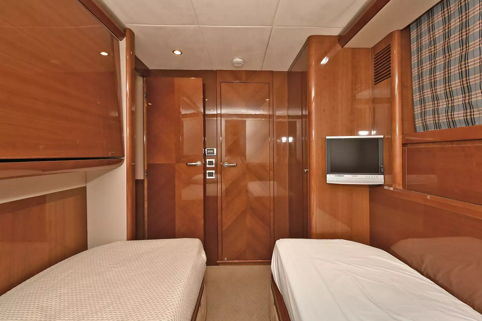 Princess 84 Flybridge-2006-Impromptu II Center Island-New York-United StatesGuest Stateroom  Port Side Aft 1068793