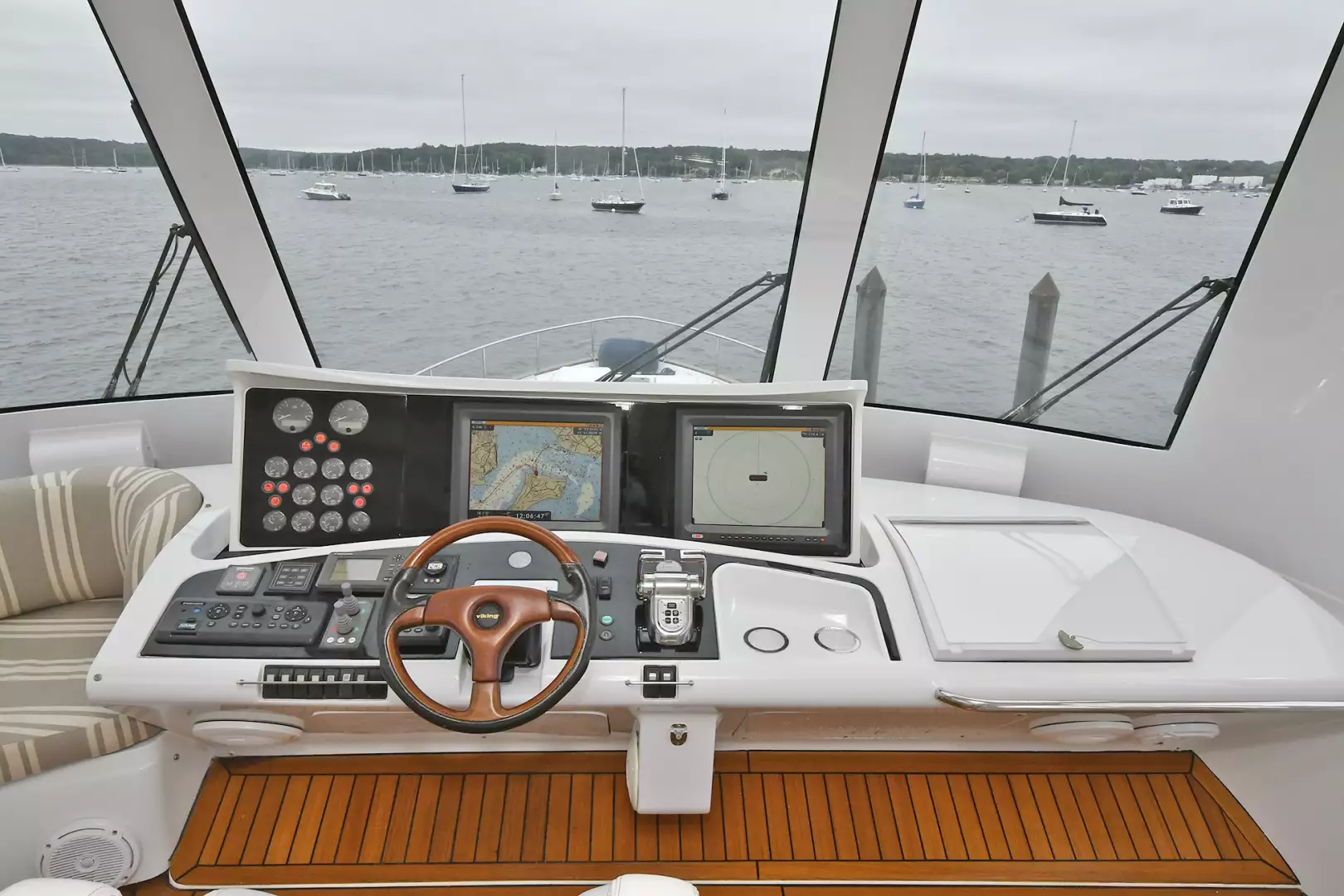 Princess 84 Flybridge-2006-Impromptu II Center Island-New York-United StatesHelm Station  1068762