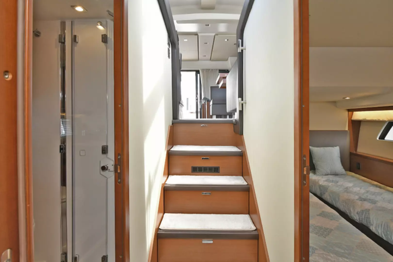 Prestige 500 S-2017-Arcadia New York-New York-United StatesCompanionway to Staterooms 1175212