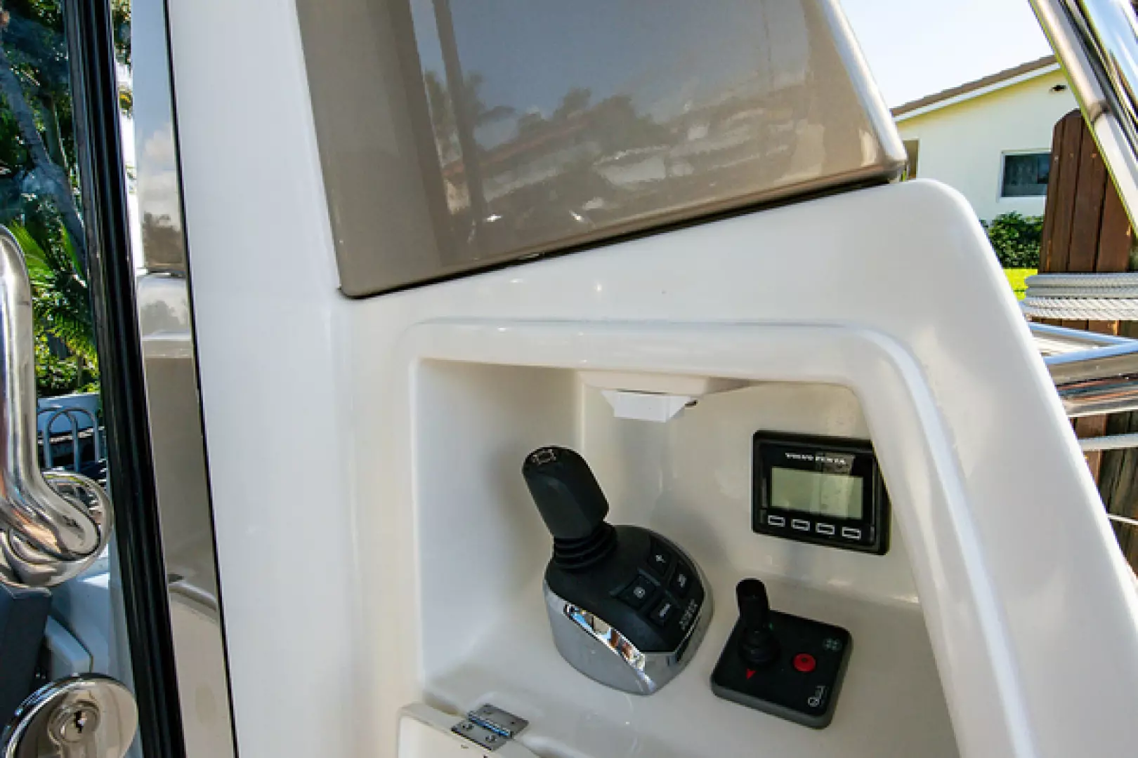 Prestige 500 S-2017-Arcadia New York-New York-United StatesCockpit Controls 1175197
