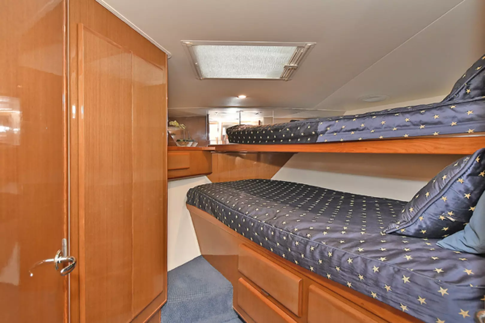 Viking 50 Convertible-2001-Reel Savage Freeport-New York-United StatesVIP Stateroom  Forward 1203804