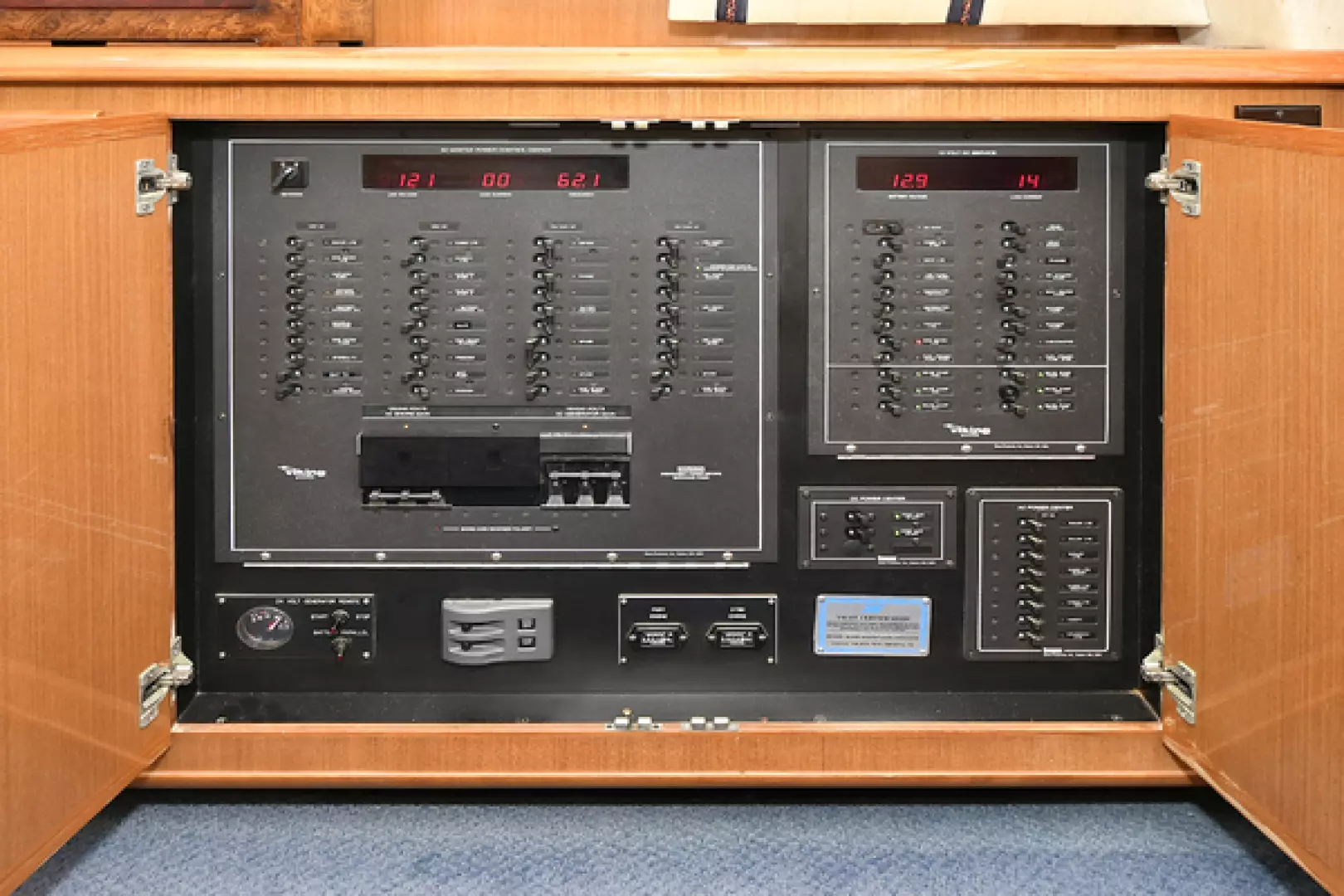 Viking 50 Convertible-2001-Reel Savage Freeport-New York-United StatesControl Panel 1203808