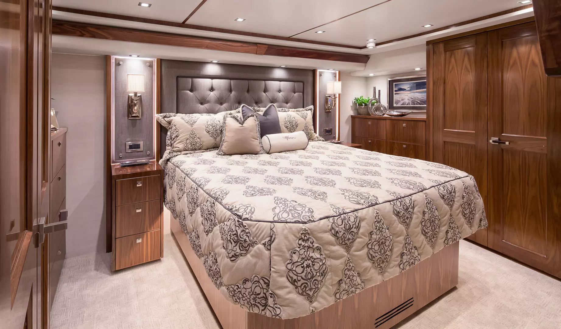 Viking 72 Enclosed Bridge-2025-NEW BUILD Staten Island-New York-United StatesMaster Stateroom  1209091