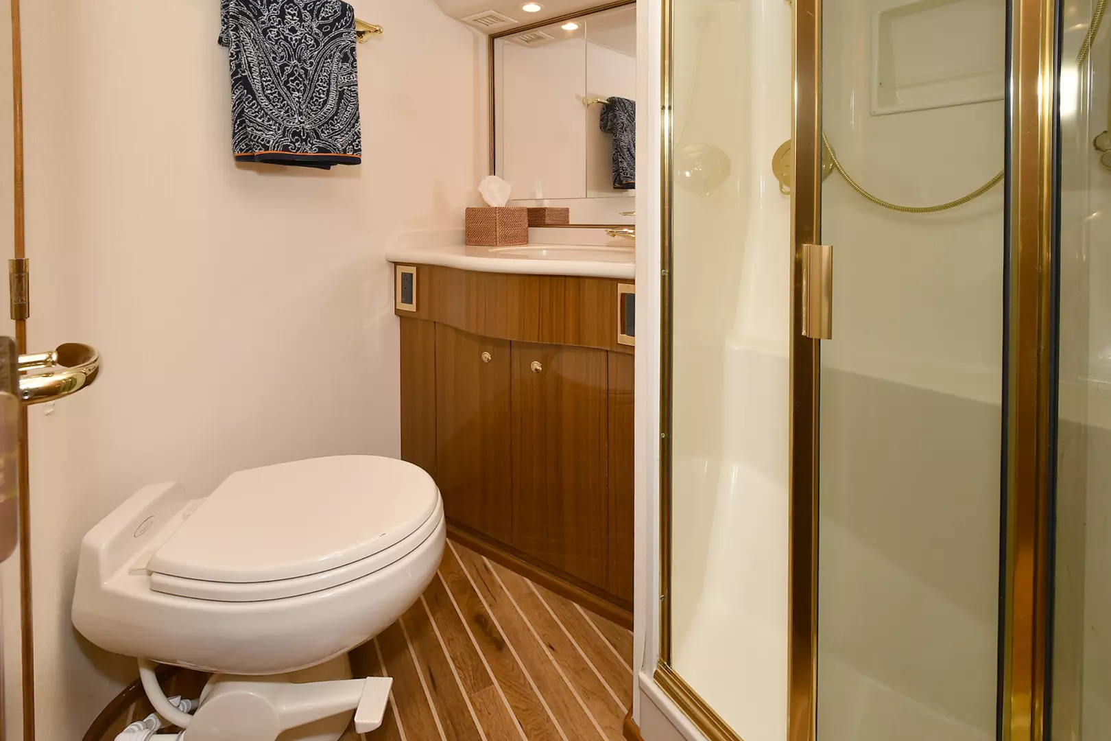 Viking 52 Convertible-2006-Relentless Westport-Connecticut-United StatesGuest Head 1212135