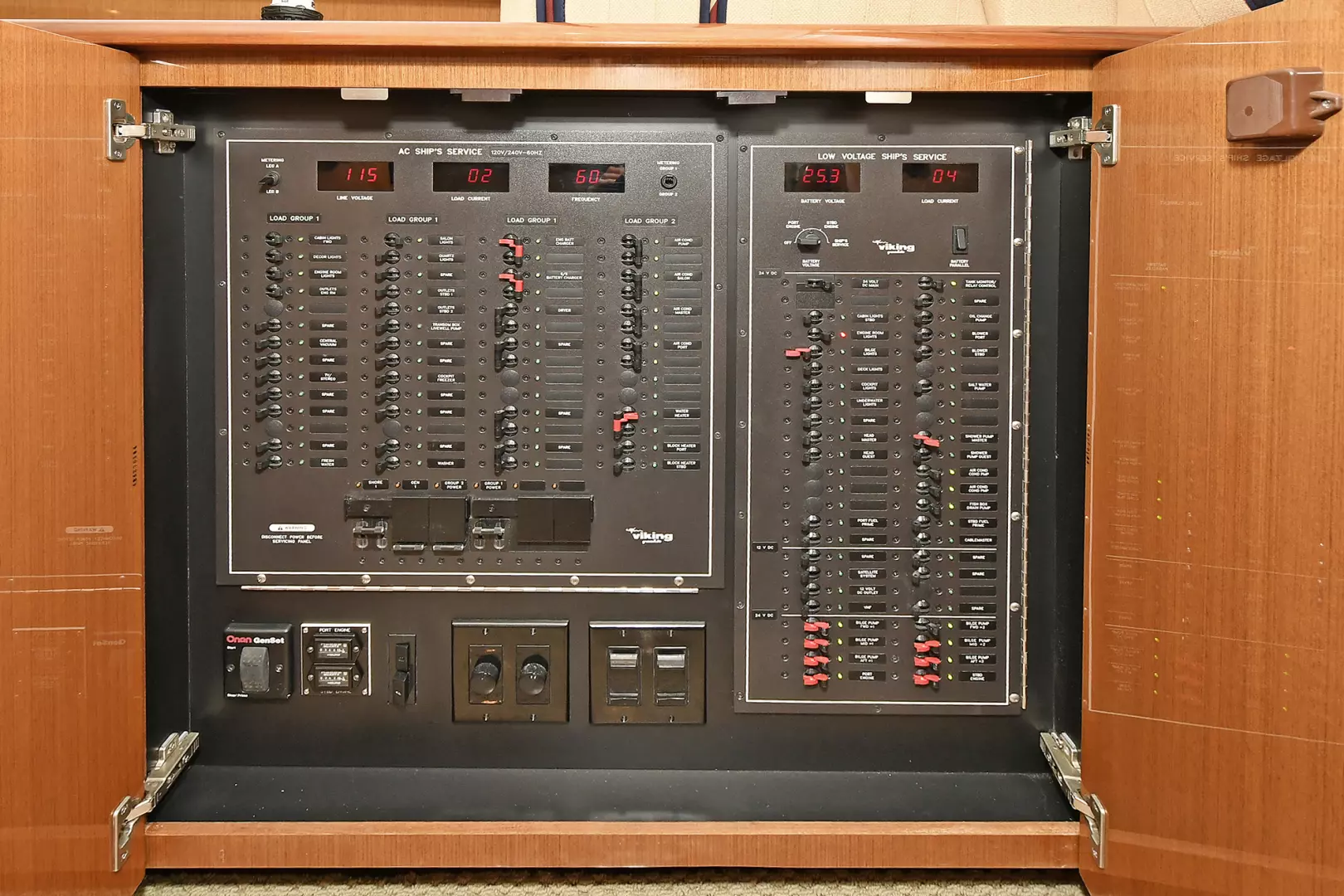 Viking 48 Convertible-2003-Renate Babylon-New York-United StatesControl Panel 1224404