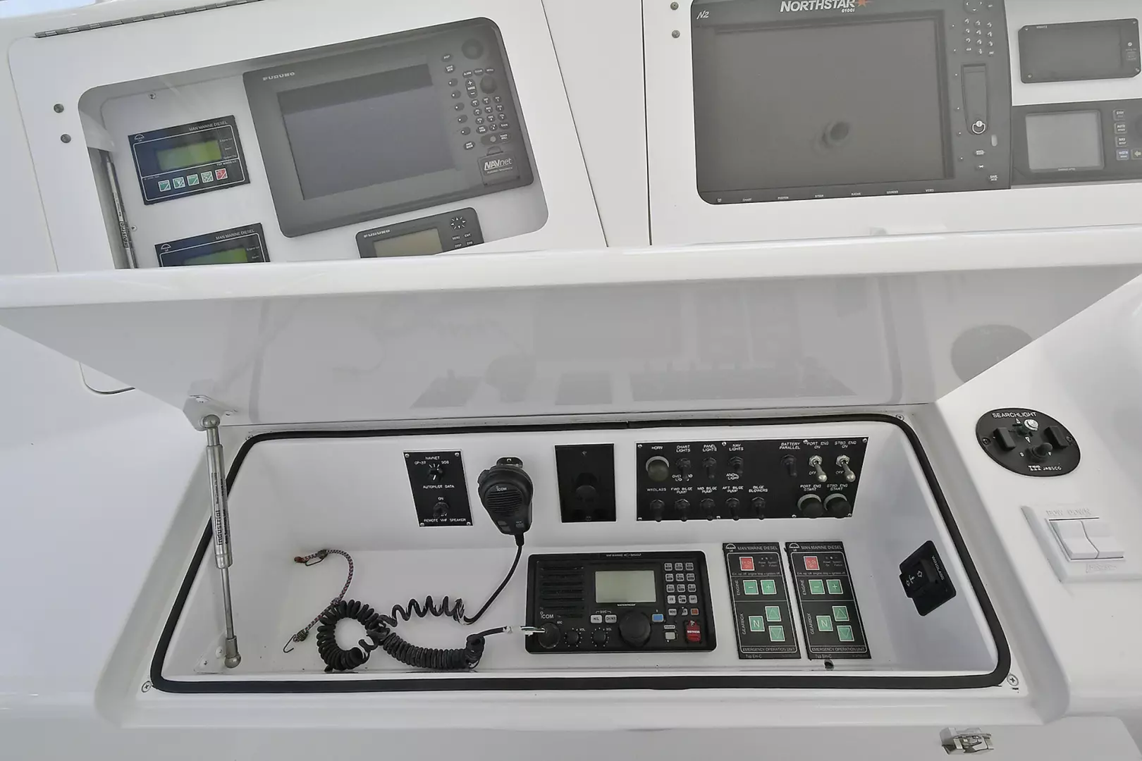 Viking 48 Convertible-2003-Renate Babylon-New York-United StatesHelm Station  1224382