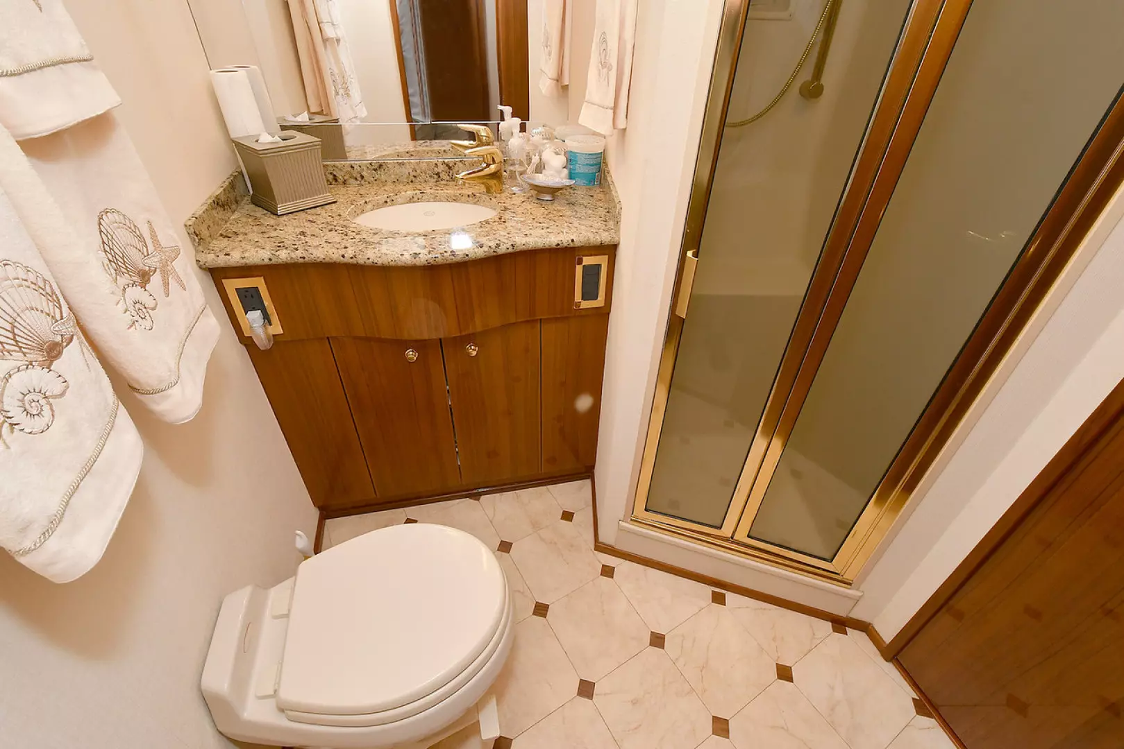 Viking 56 Convertible-2006-On The Ball Montauk-New York-United StatesGuest Head 1240894