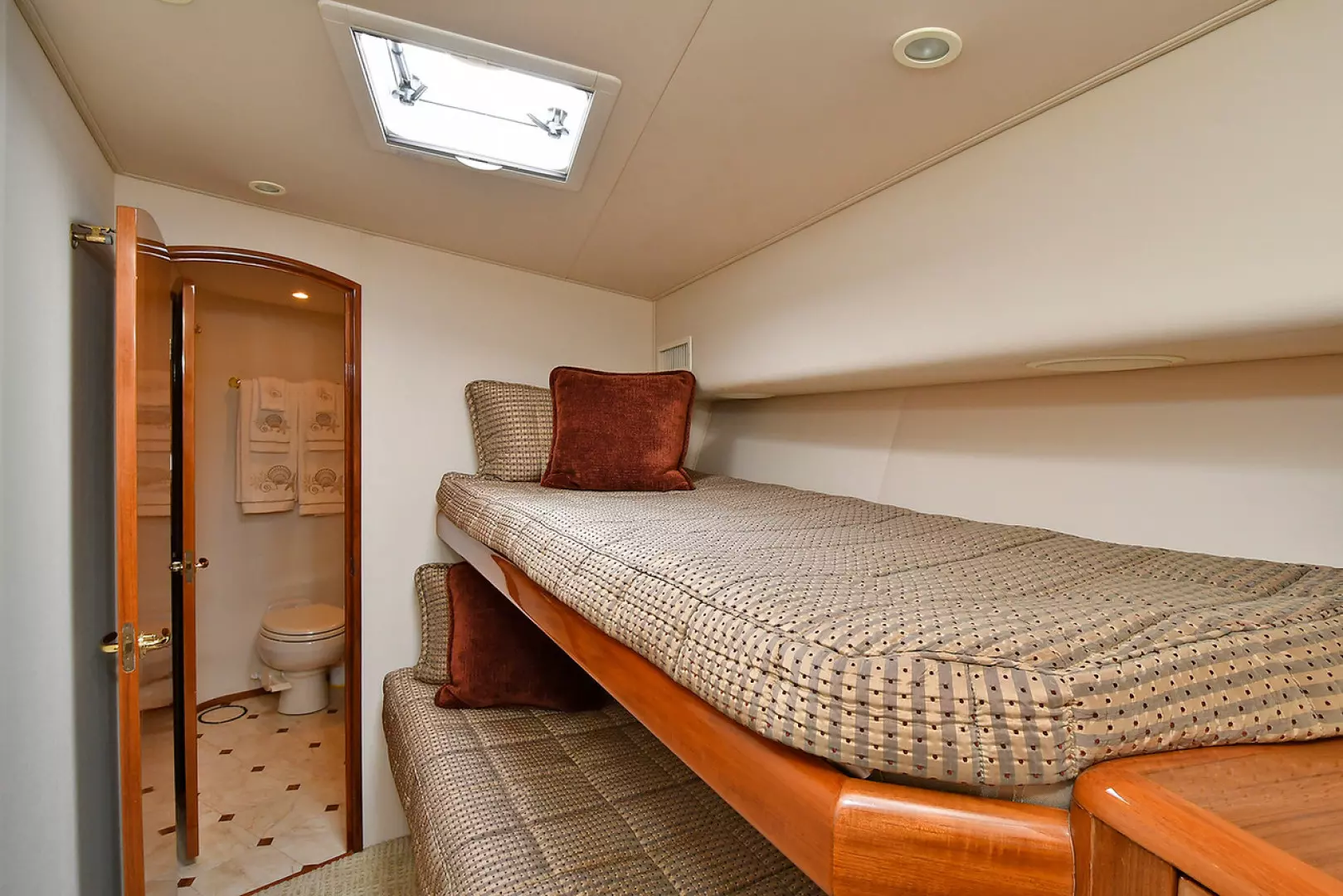 Viking 56 Convertible-2006-On The Ball Montauk-New York-United StatesGuest Stateroom 1240895