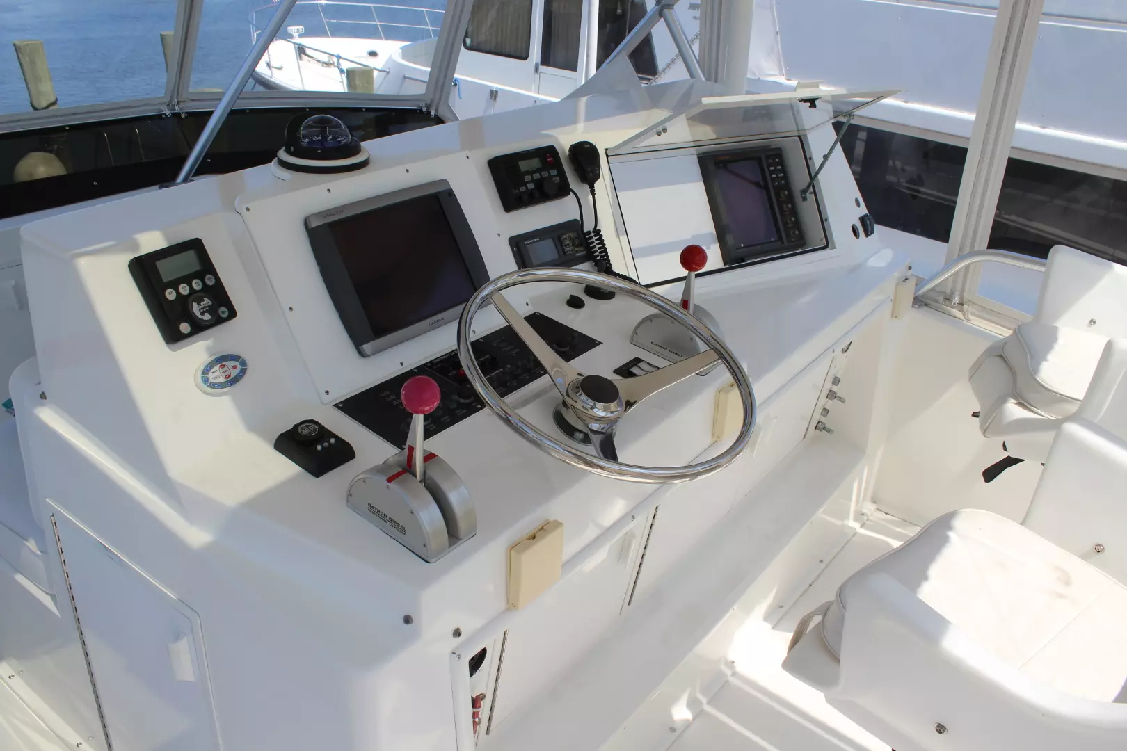 Viking 43 Convertible-1998-Valhalla Patchogue-New York-United StatesHelm Station  1269859