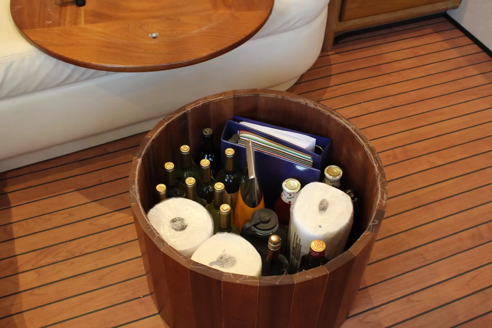 Viking 43 Convertible-1998-Valhalla Patchogue-New York-United StatesSalon Table Storage 1269867