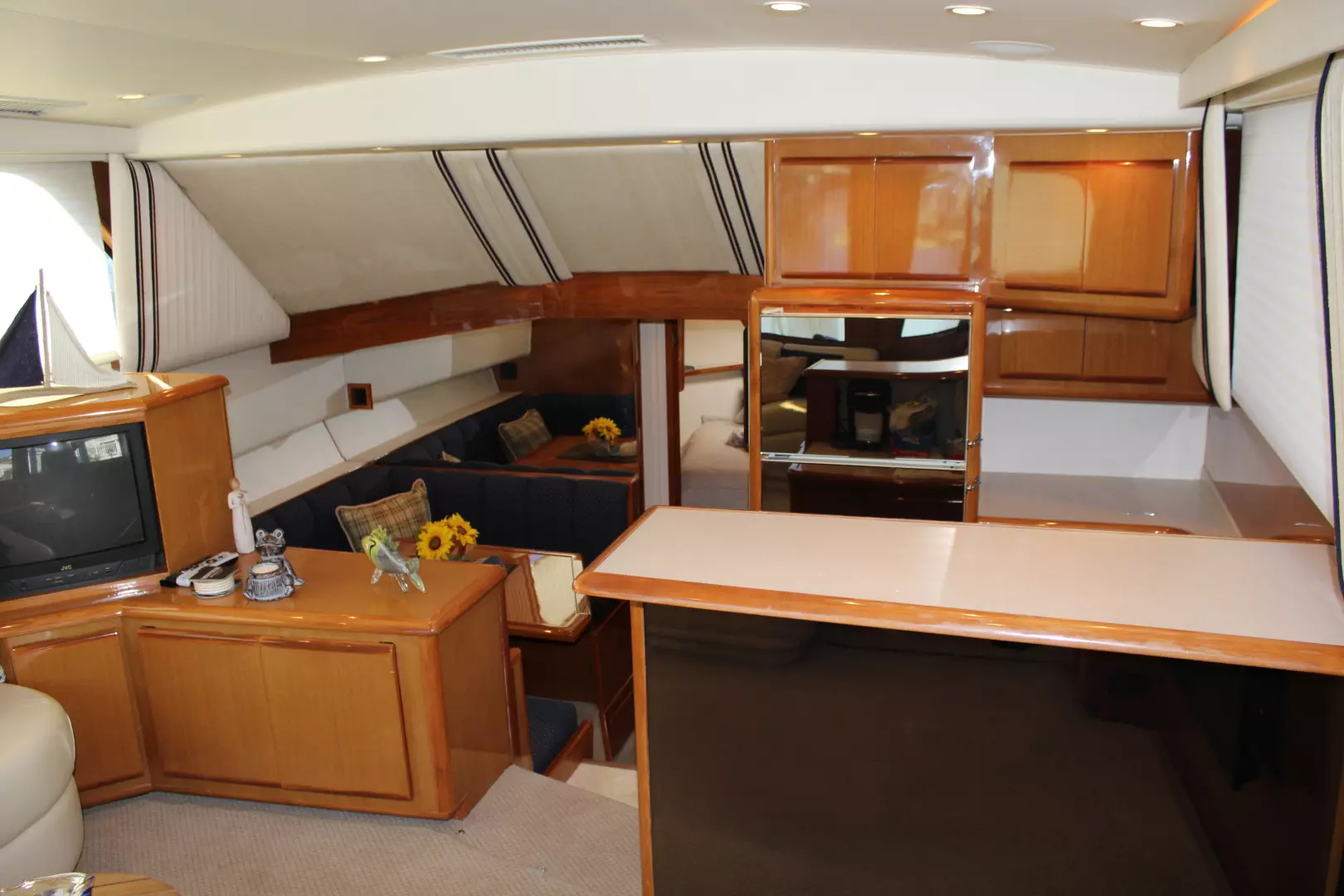 Viking 43 Convertible-2001-The Beast Amity Harbor-New York-United StatesSalon  1270029