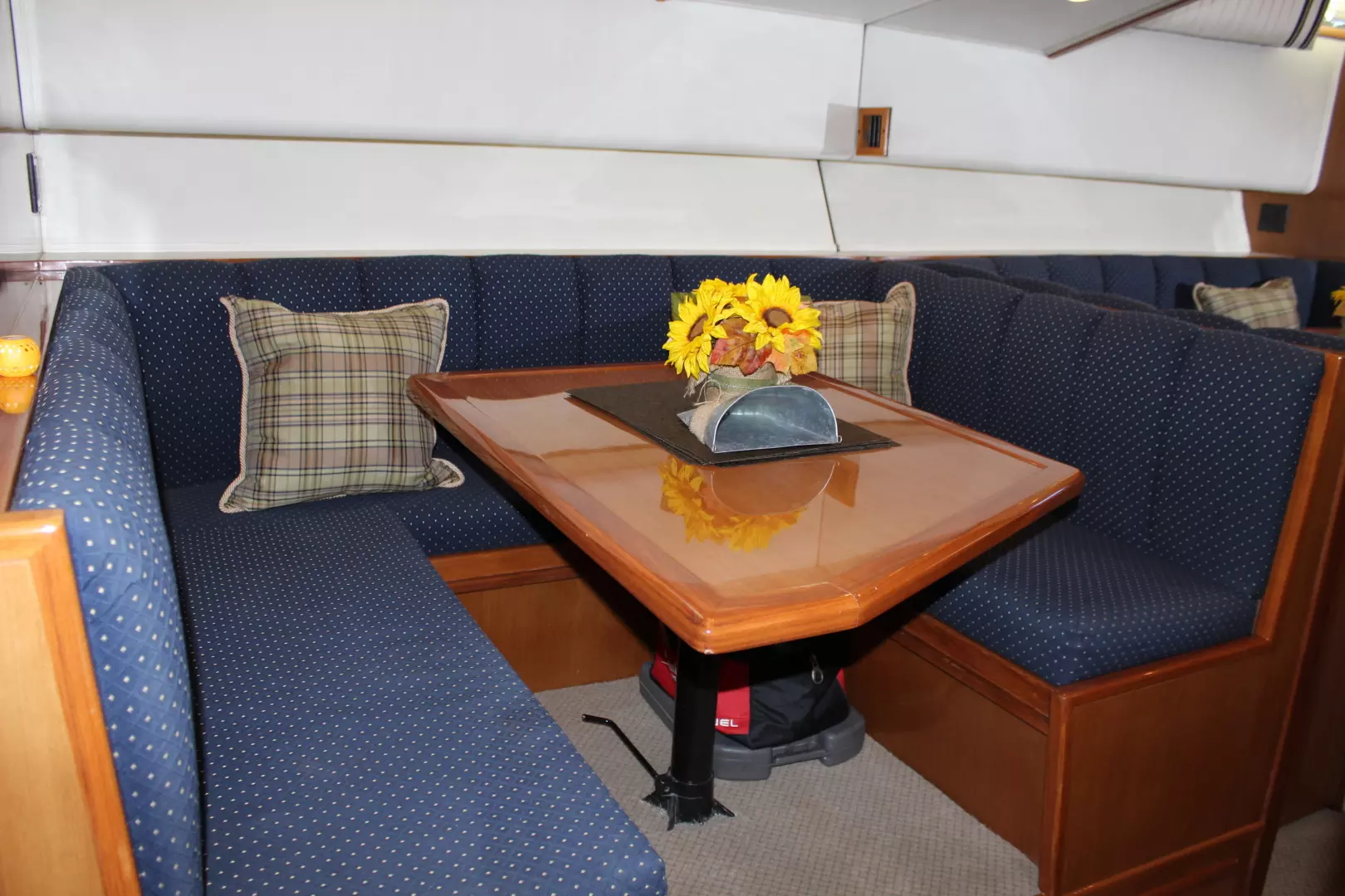 Viking 43 Convertible-2001-The Beast Amity Harbor-New York-United StatesDinette Converts to Sleeper 1270032