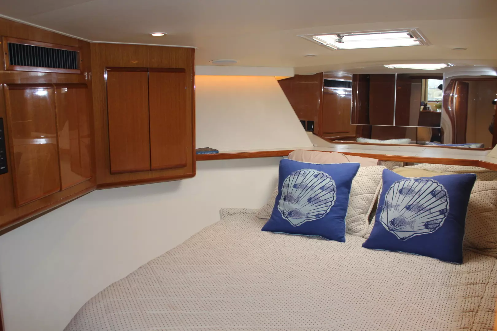 Viking 43 Convertible-2001-The Beast Amity Harbor-New York-United StatesMaster Stateroom  1270034