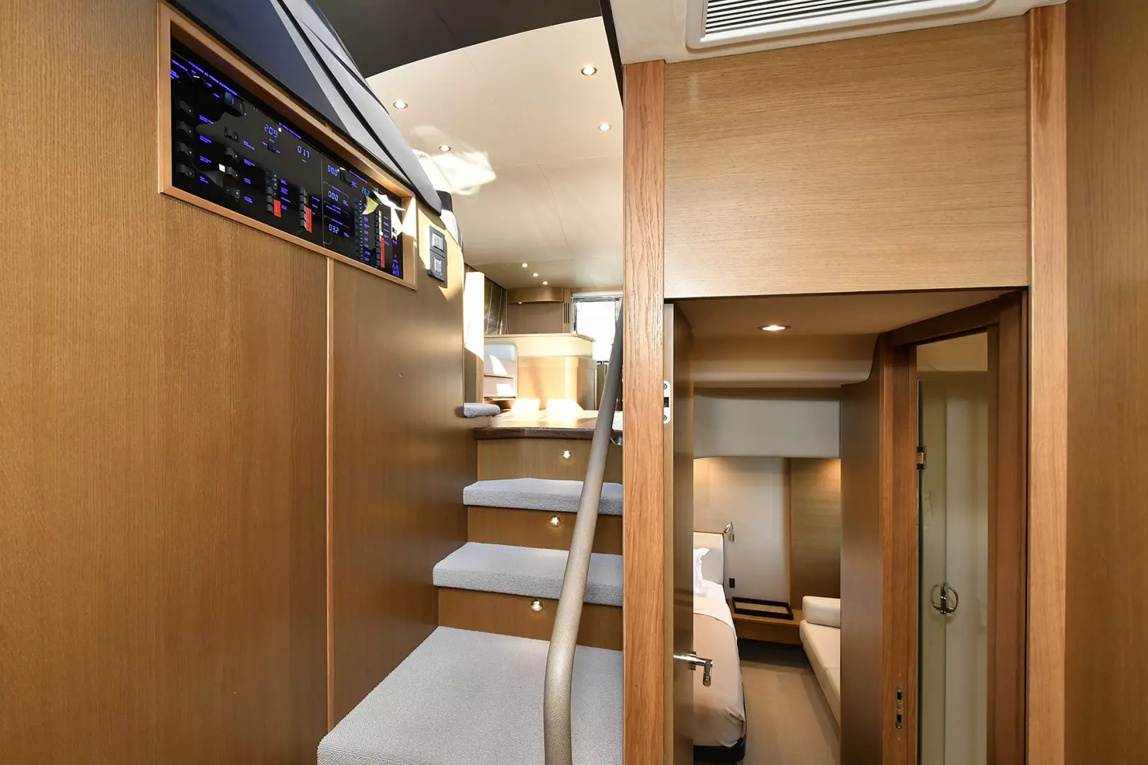 Princess 52 Flybridge-2016-About Time Montauk-New York-United StatesEntry to Guest Stateroom  1316571