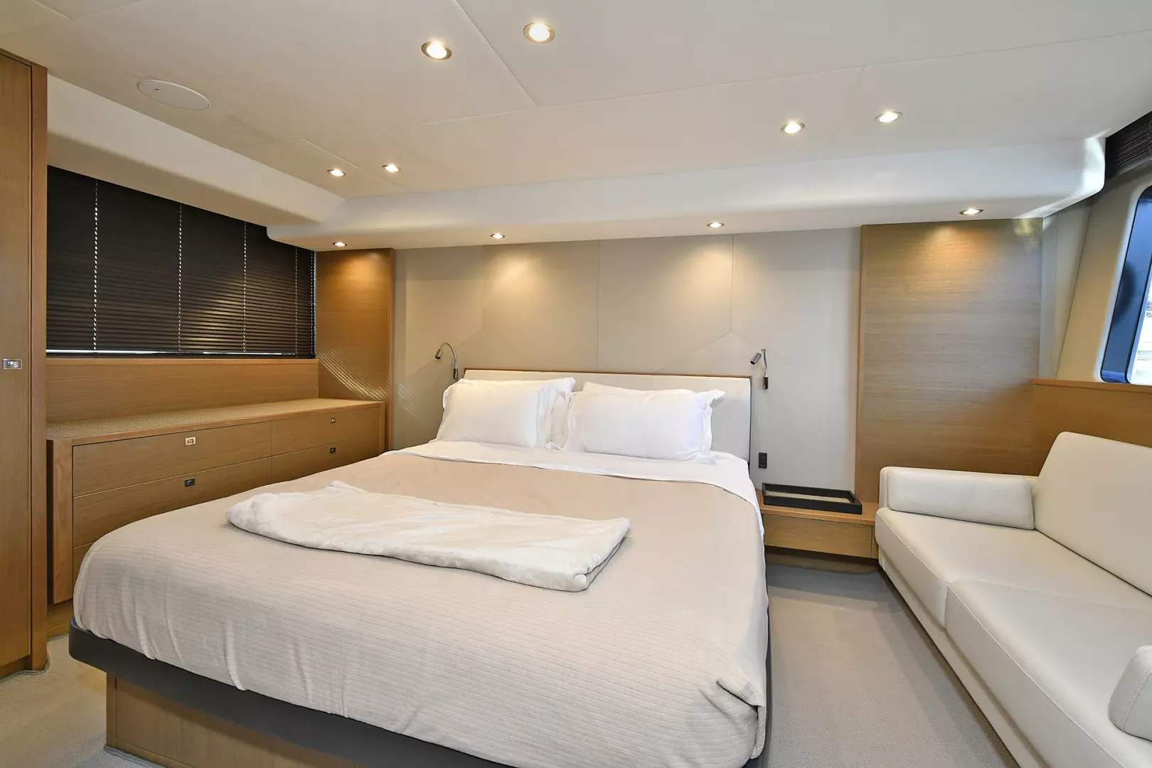 Princess 52 Flybridge-2016-About Time Montauk-New York-United StatesMaster Stateroom  1316573