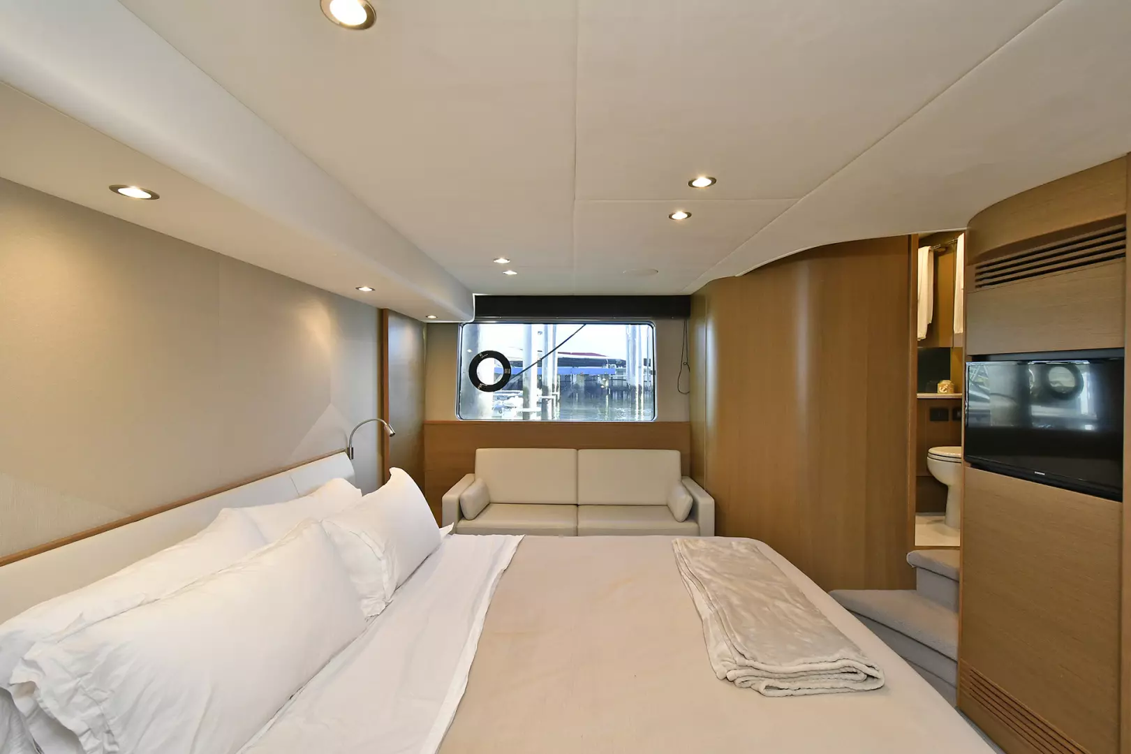 Princess 52 Flybridge-2016-About Time Montauk-New York-United StatesMaster Stateroom  1316574