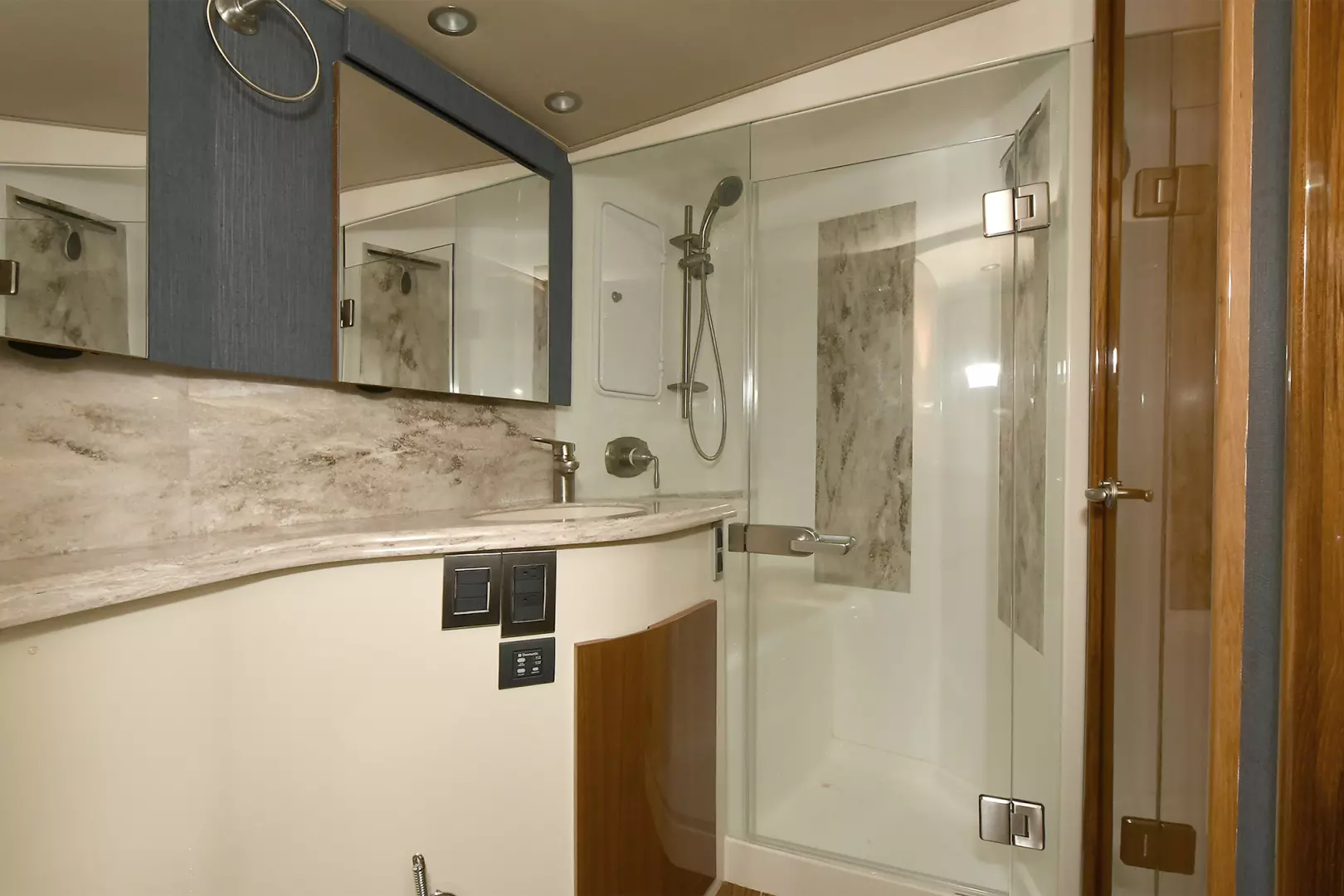 Viking 52 Convertible-2015-UTF Freeport-New York-United StatesGuest Head 1337667