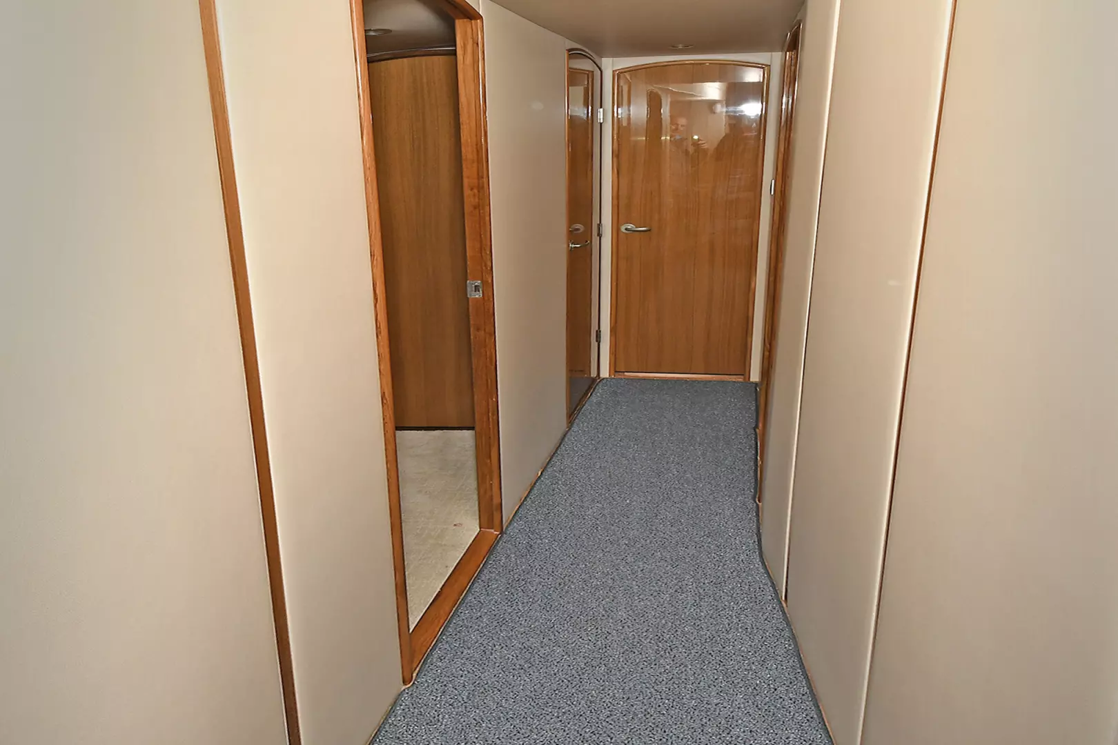 Viking 52 Convertible-2015-UTF Freeport-New York-United StatesCompanionway to Staterooms 1337699