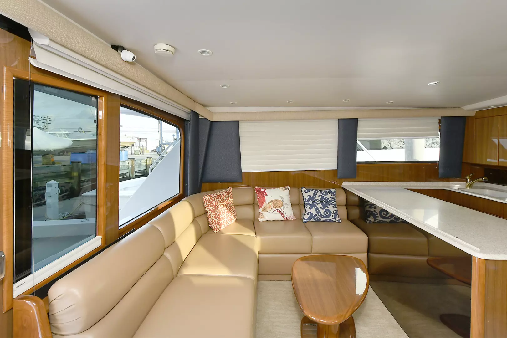 Viking 45 Convertible-2005-JACKPOT Montauk-New York-United StatesSalon  1341155