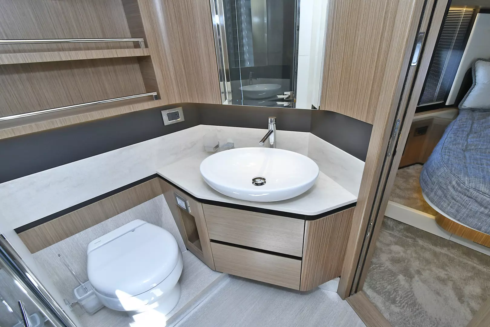 Absolute Fly-2019  Staten Island-New York-United StatesGuest Head 1451505