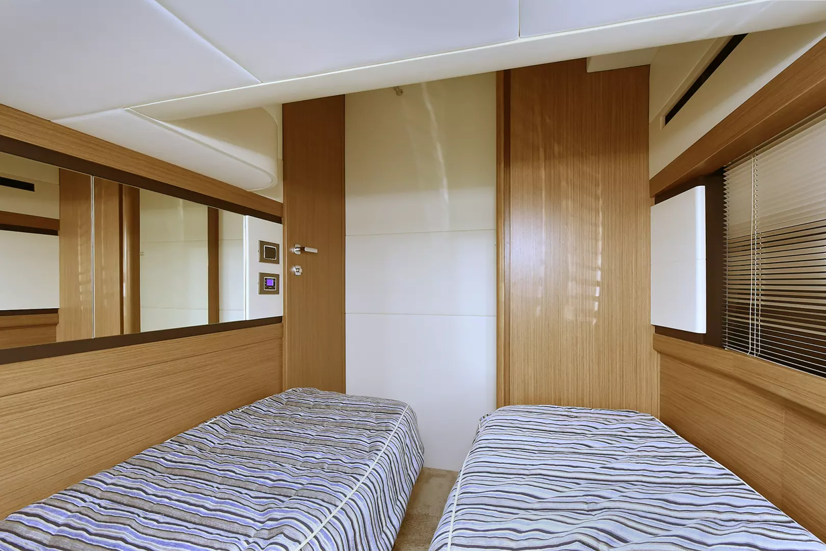 Absolute Fly-2019  Staten Island-New York-United StatesGuest Stateroom  1451508