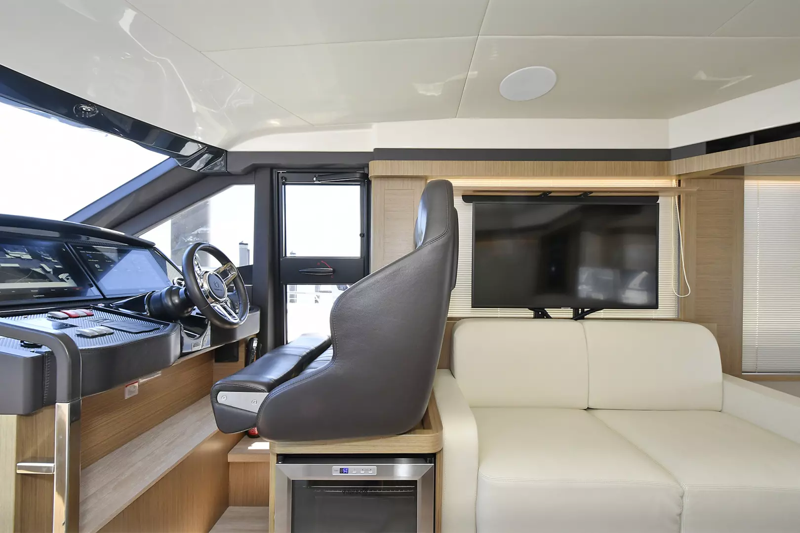 Absolute Fly-2019  Staten Island-New York-United StatesLower Helm Station  1451500