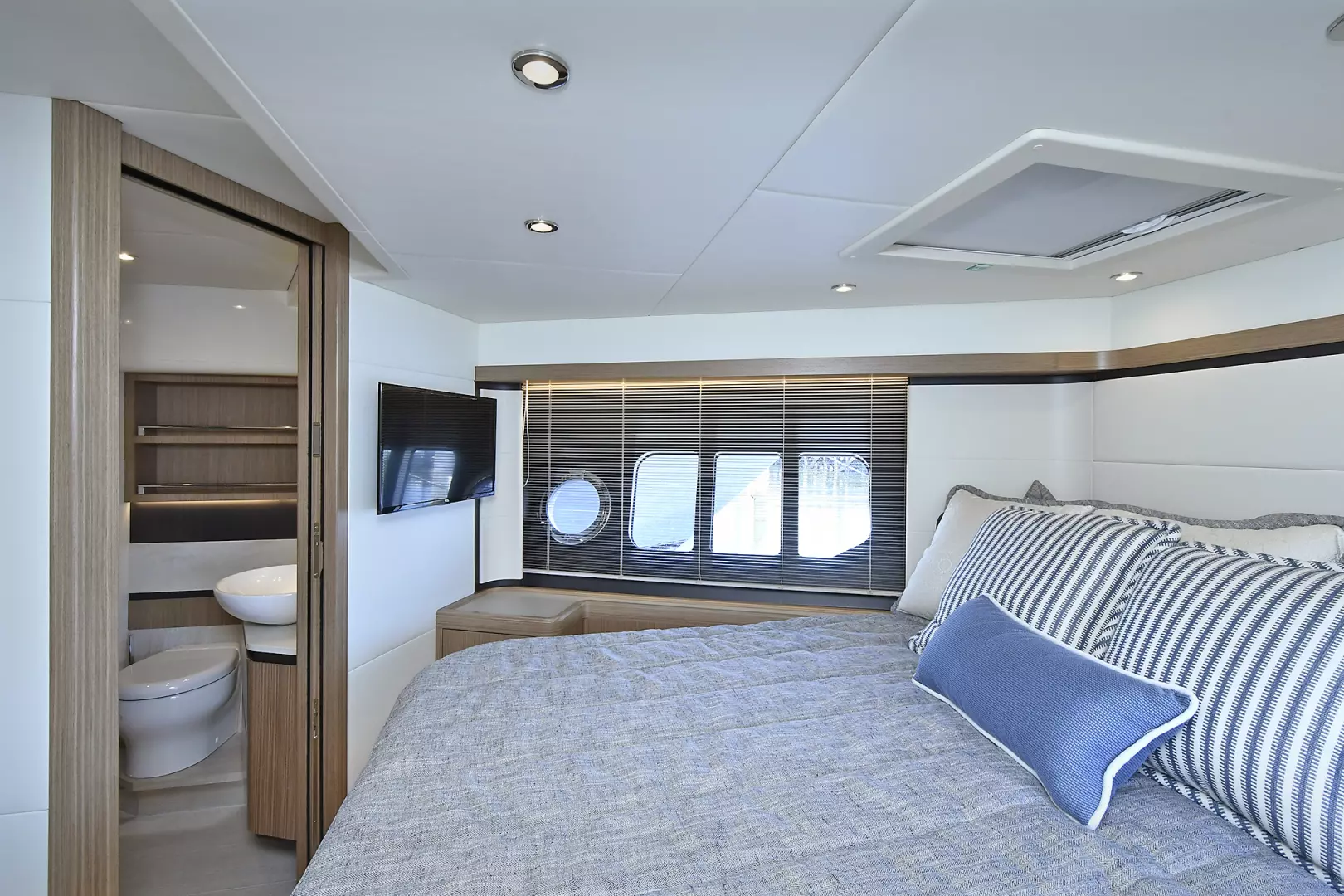 Absolute Fly-2019  Staten Island-New York-United StatesVIP Stateroom 1451503