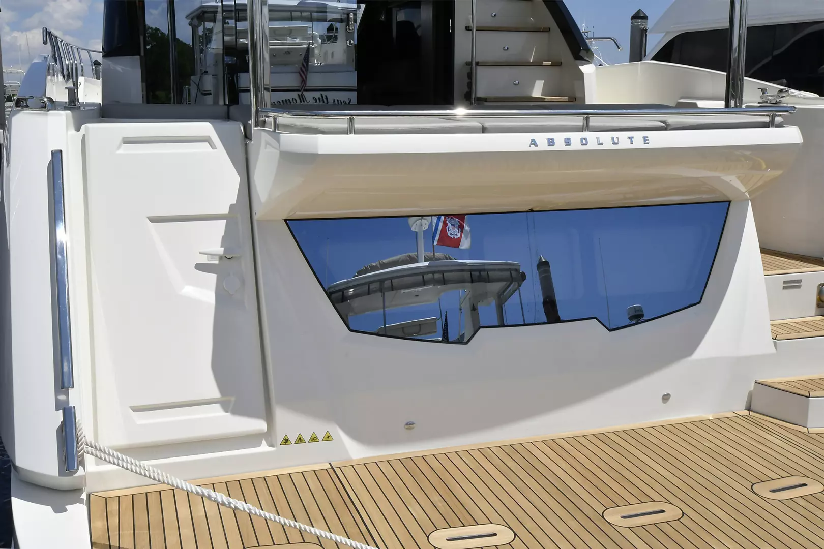 Absolute Fly-2019  Staten Island-New York-United StatesTransom  1451556