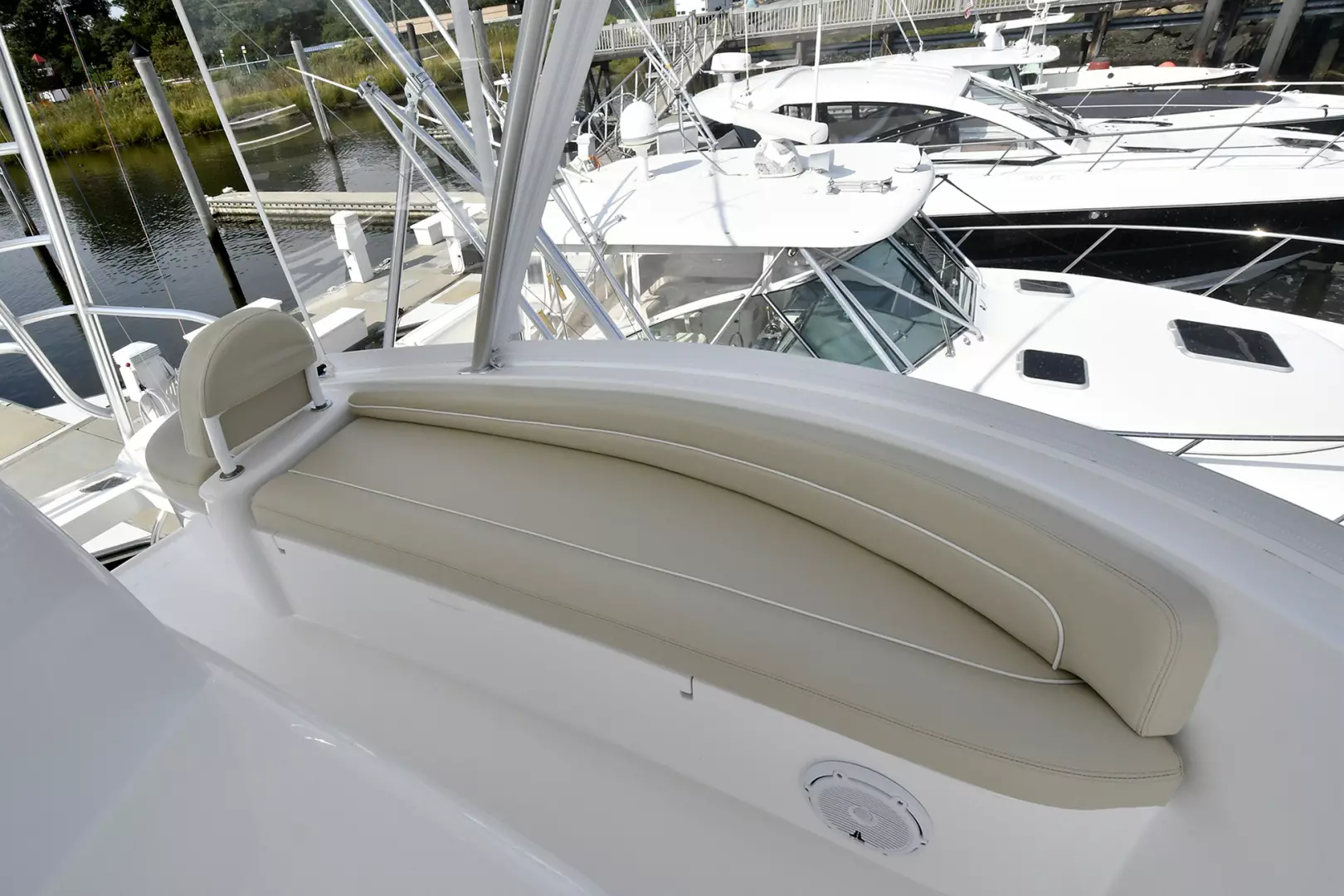 Viking 48 Convertible-2019 -Norwalk-Connecticut-United StatesFlybridge Companion Seating 1479206