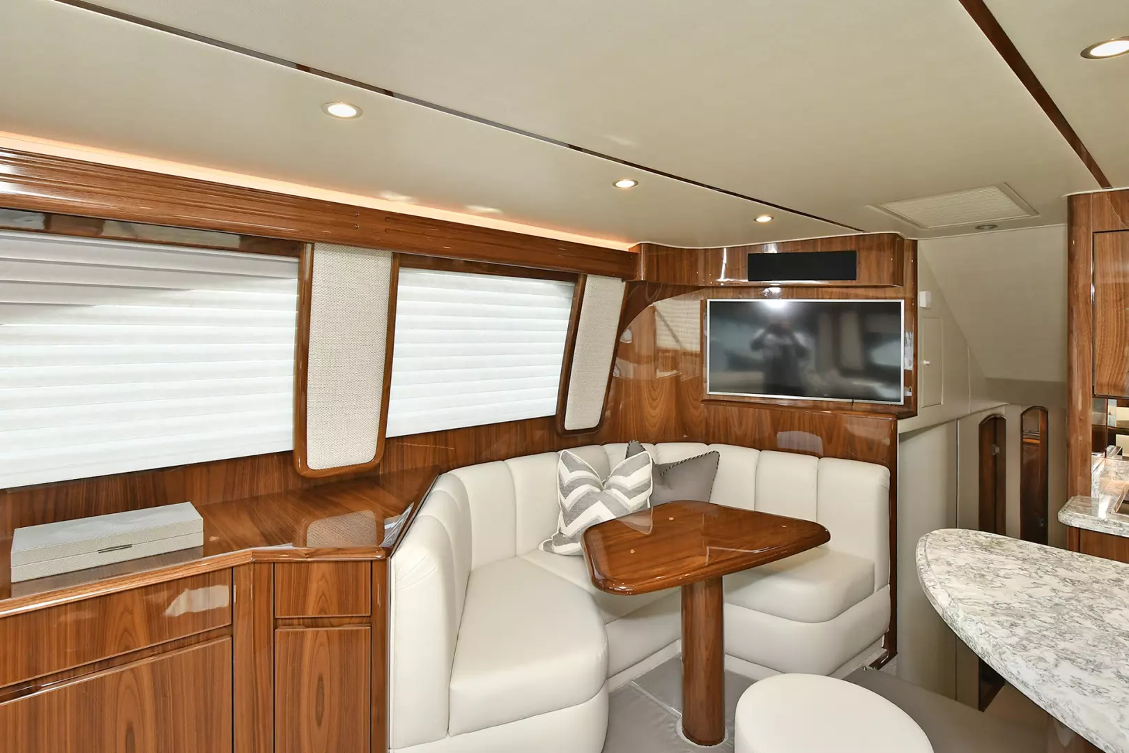 Viking 48 Convertible-2019 -Norwalk-Connecticut-United StatesDinette  1479198