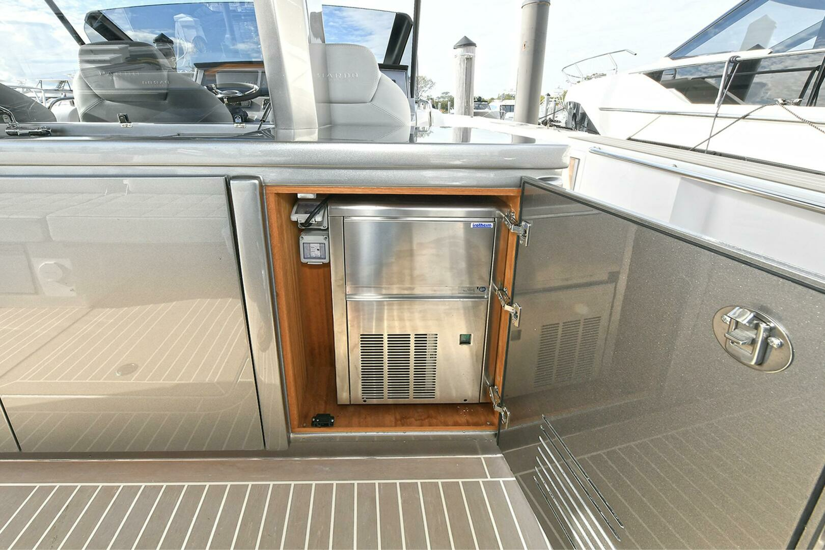 Pardo Yachts 43 Walkaround-2024-AVAILABLE NOW  Staten Island-New York-United States 3948476