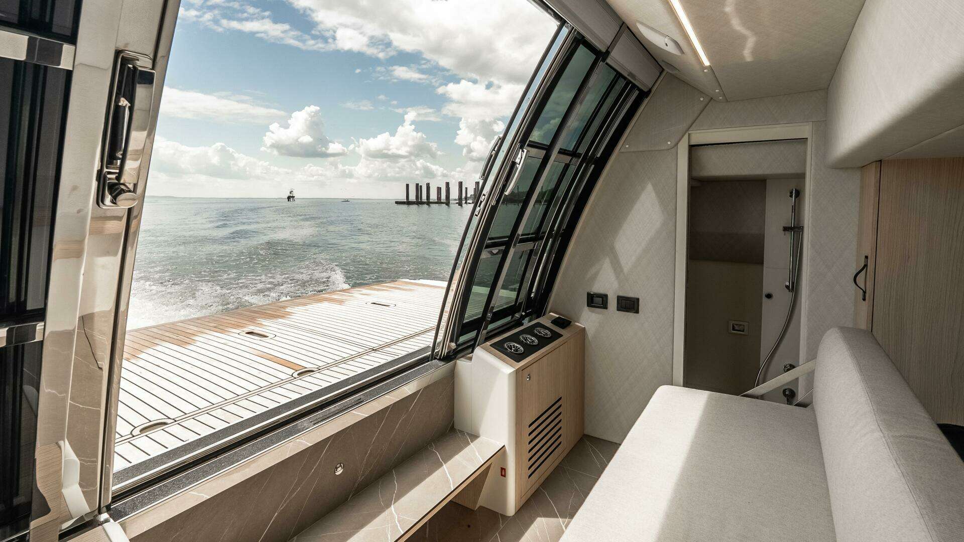 Absolute Navetta 64-2025-IN STOCK  IMMEDIATE DELIVERY Staten Island-New York-United States 5313027