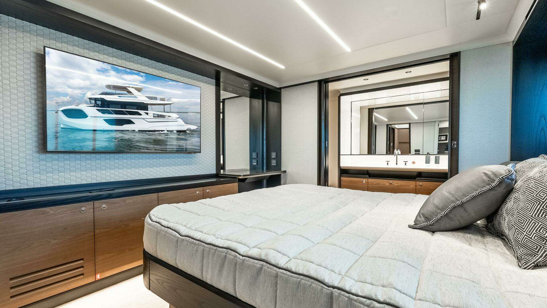 Absolute Navetta 64-2025-IN STOCK  IMMEDIATE DELIVERY Staten Island-New York-United States 5313029