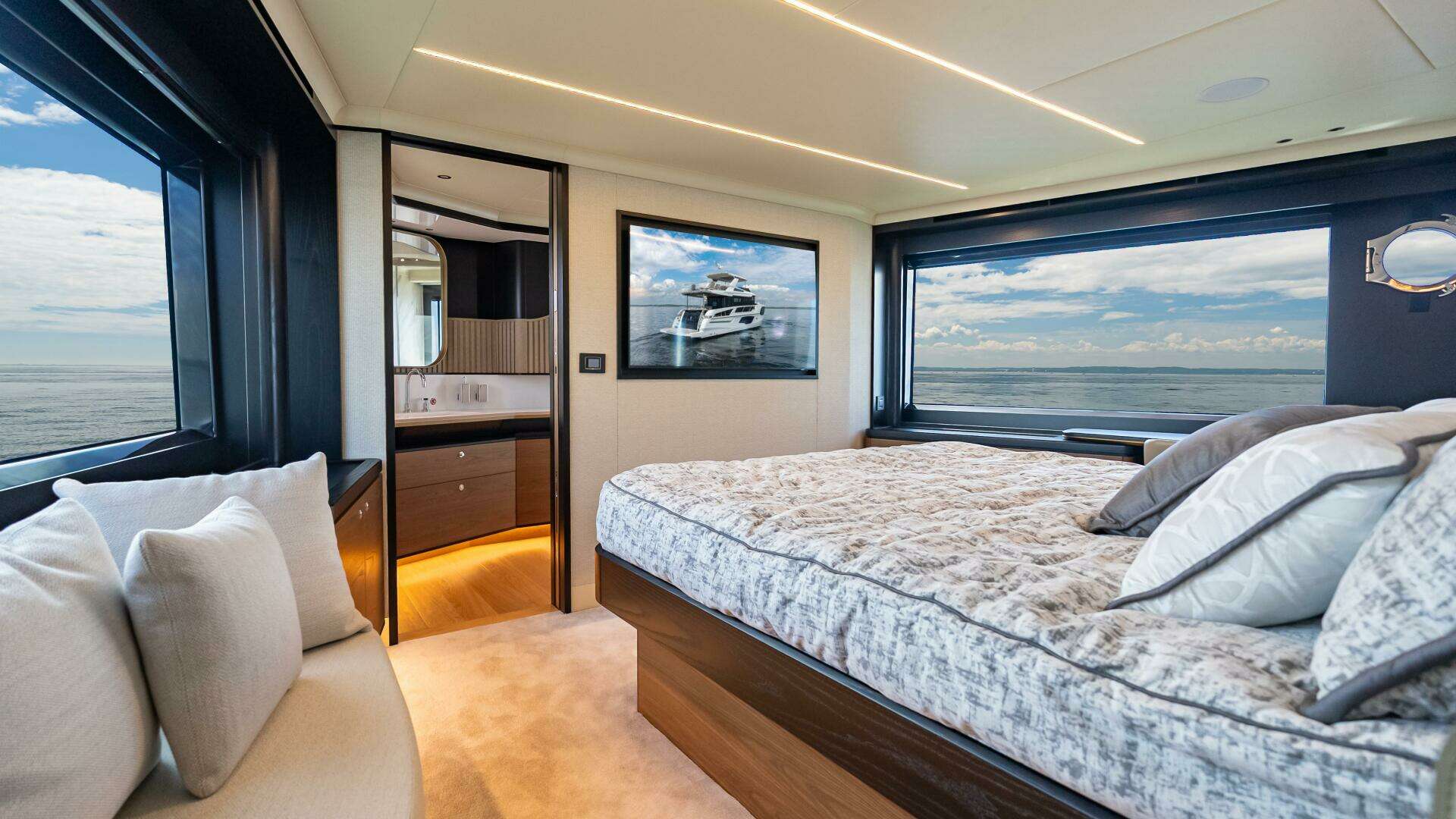 Absolute Navetta 64-2025-IN STOCK  IMMEDIATE DELIVERY Staten Island-New York-United States 5313049
