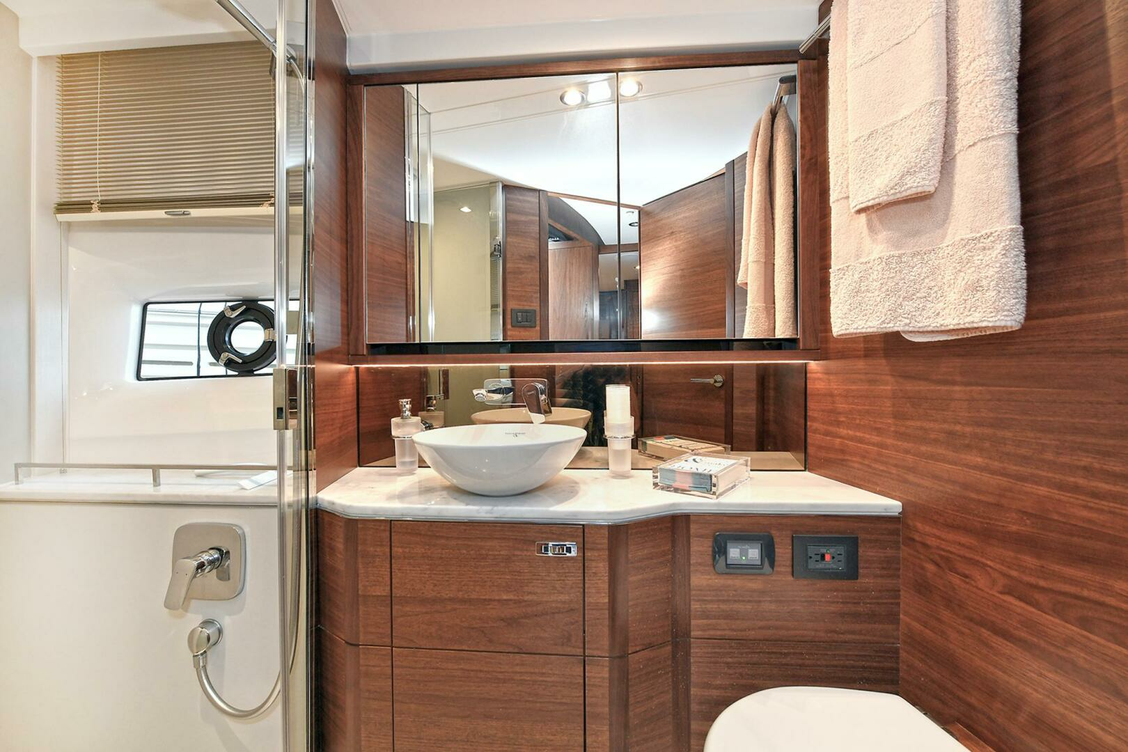 Princess 55 Fly-2021 -Staten Island-New York-United States 3757242
