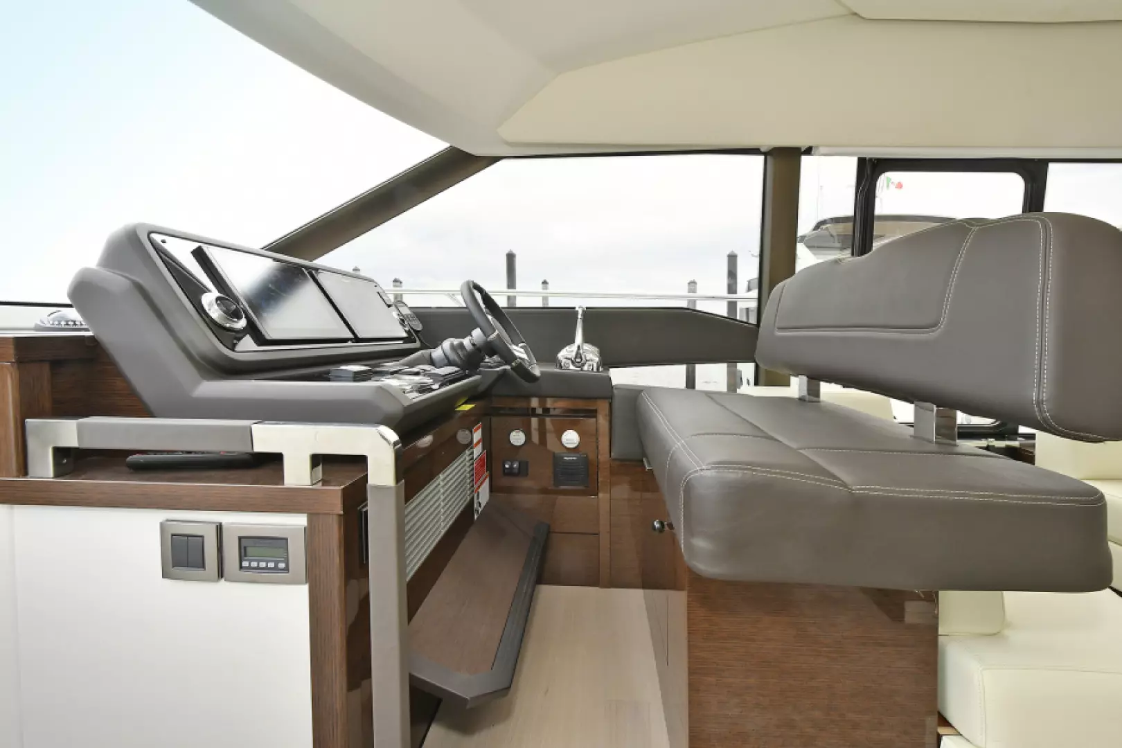 Prestige 590 Flybridge-2023-IN STOCK Newport-Rhode Island-United StatesHelm Station  3654967